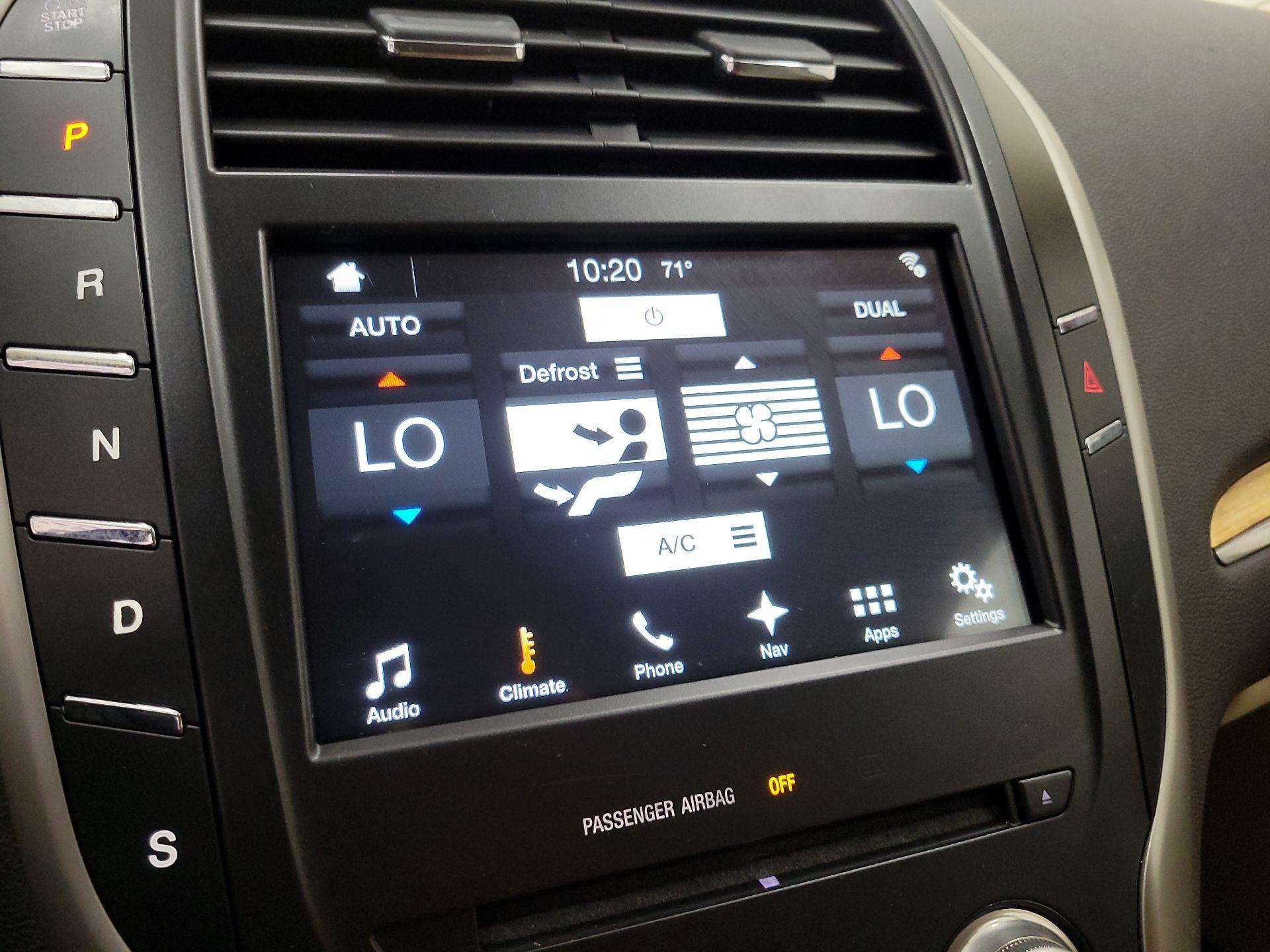 Thumbnail: 2016 Lincoln MKC - 17