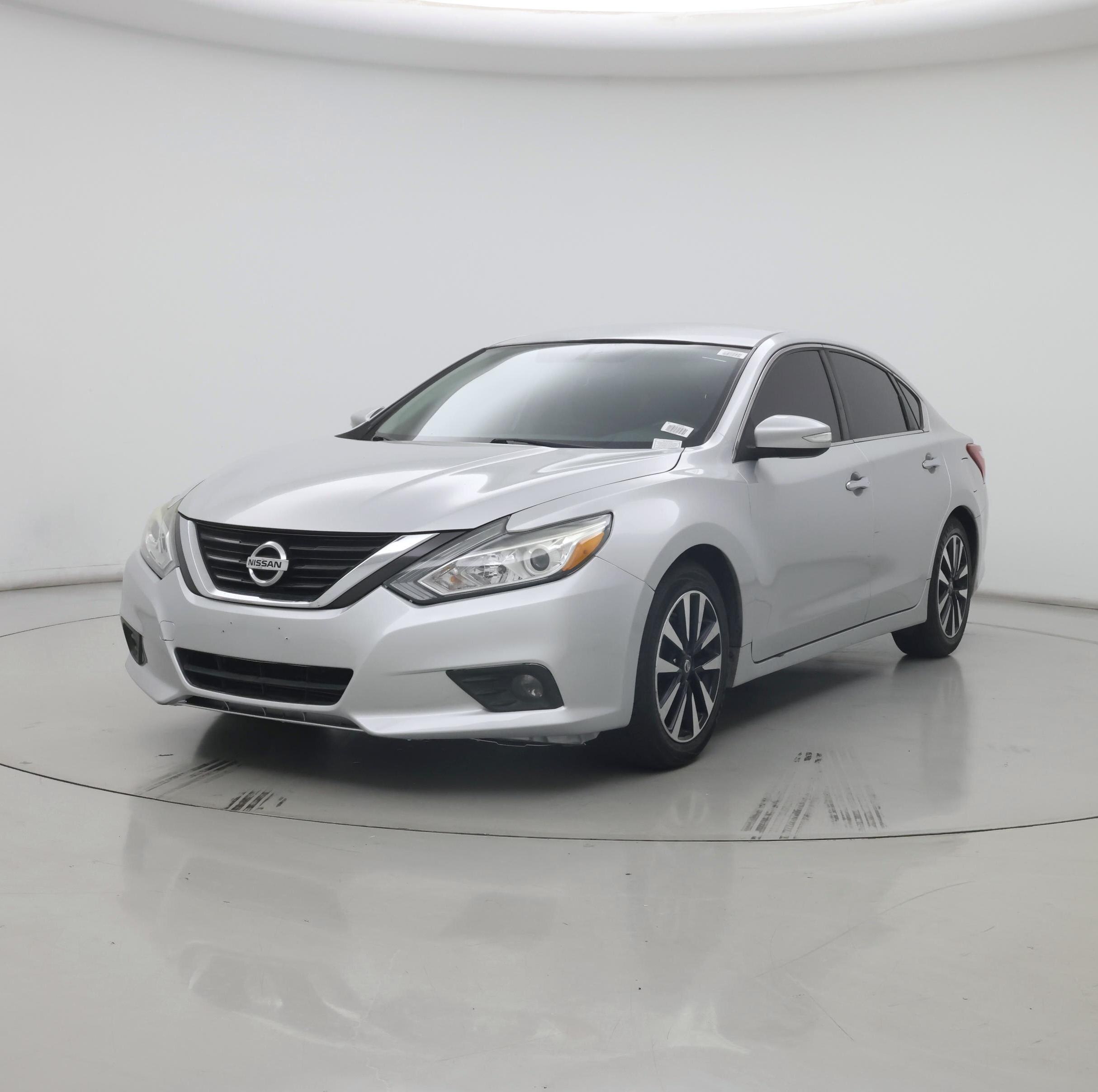 Thumbnail: 2018 Nissan Altima - 4