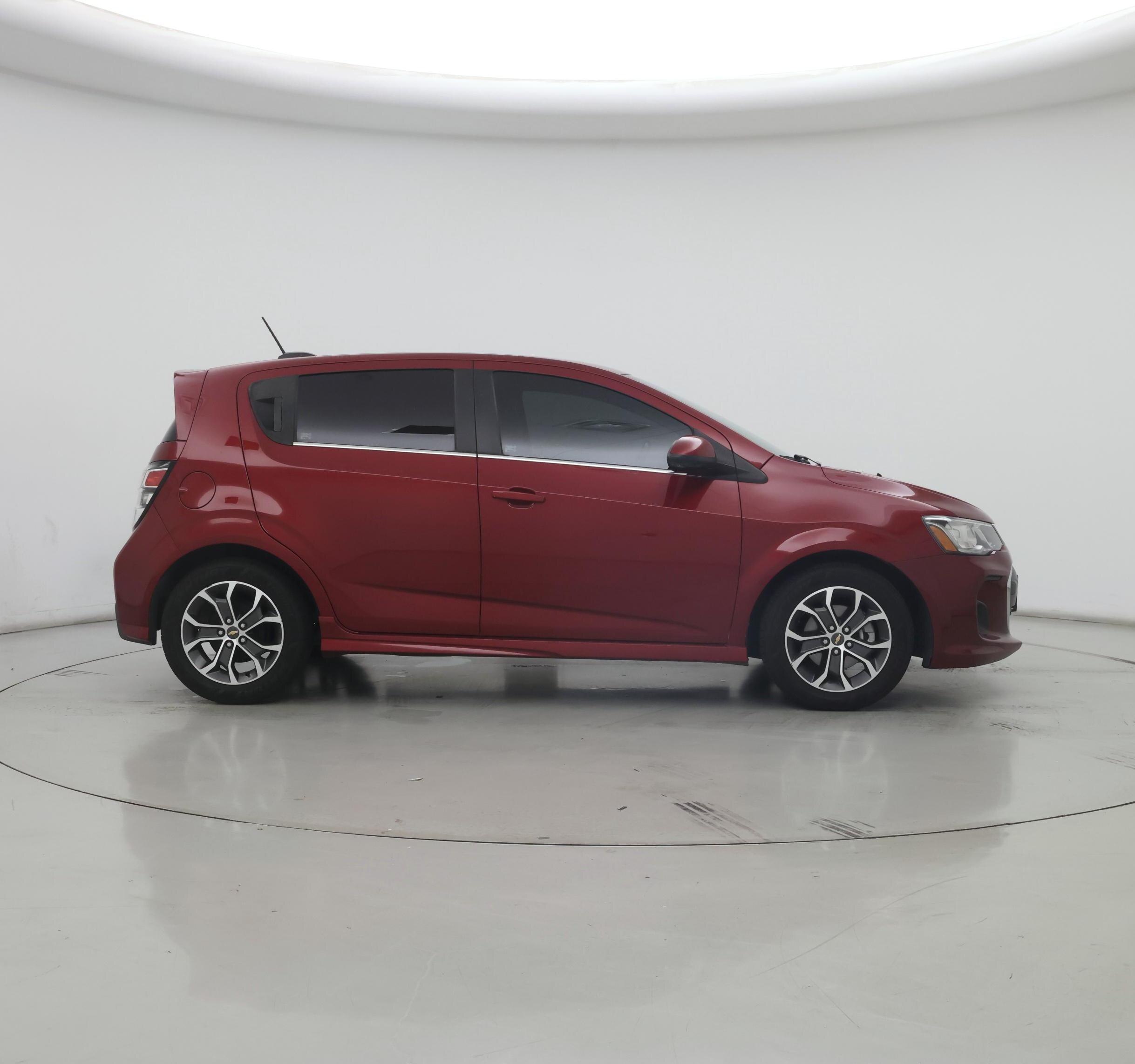 Thumbnail: 2017 Chevrolet Sonic - 7