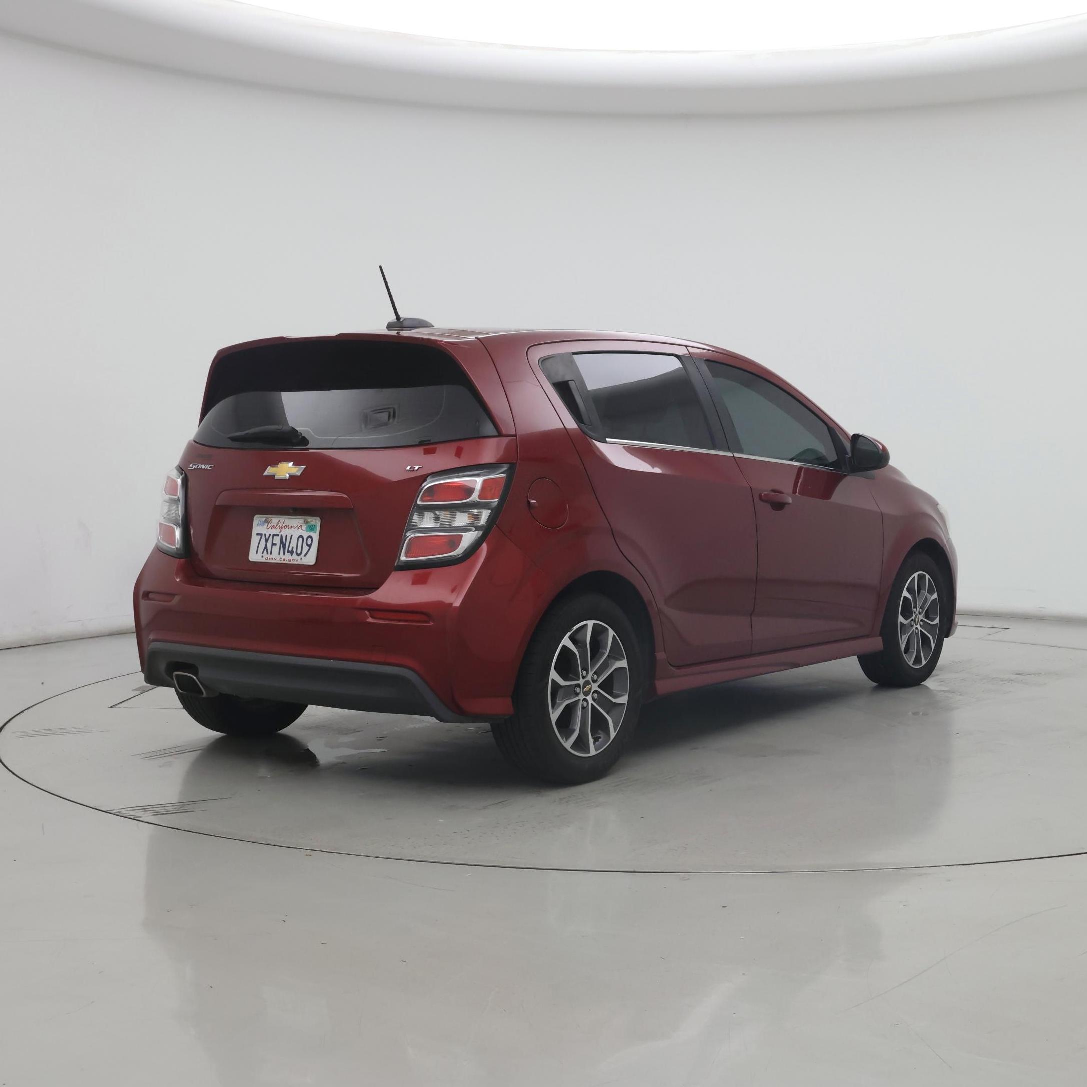Thumbnail: 2017 Chevrolet Sonic - 8