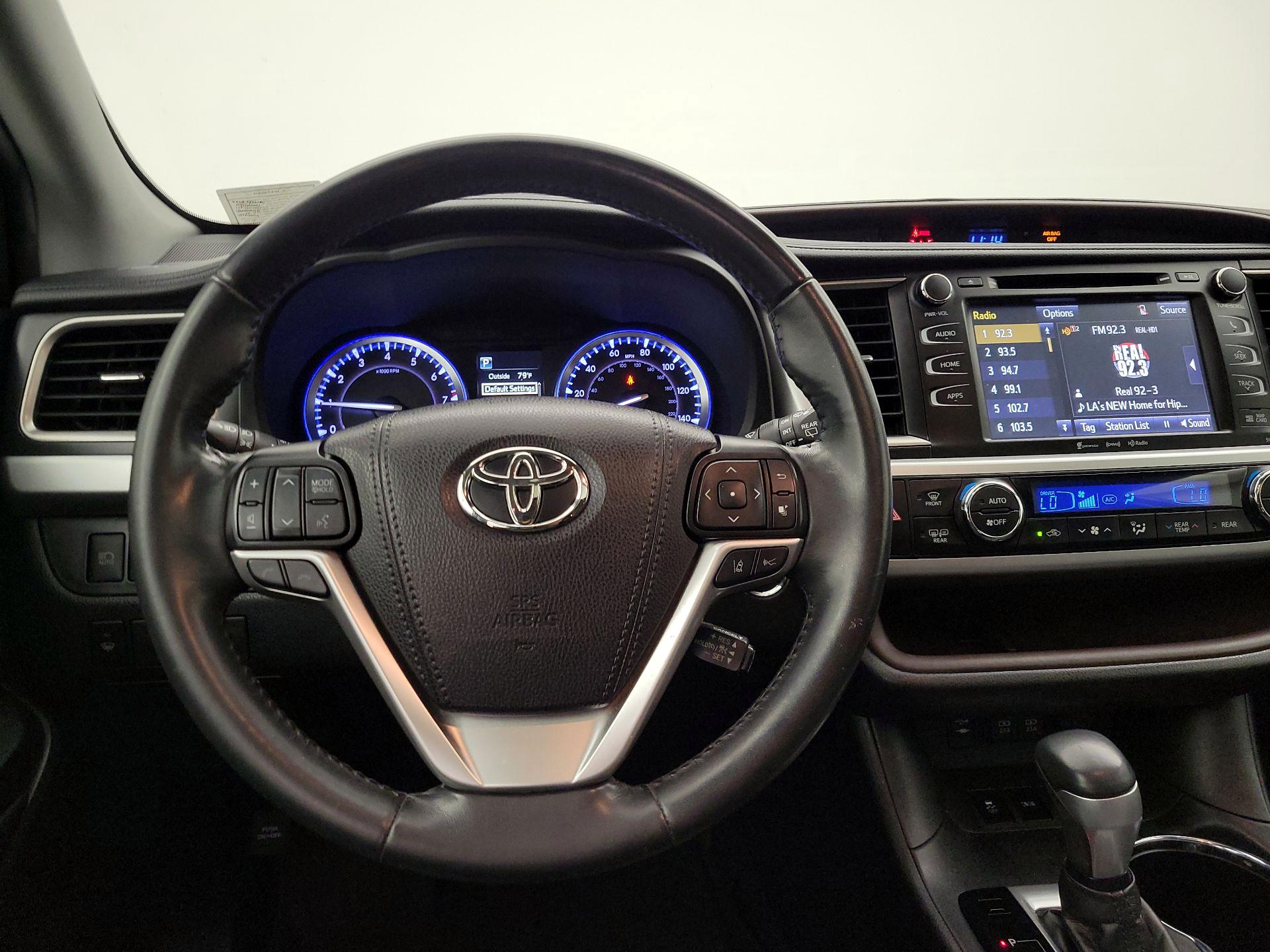 Thumbnail: 2019 Toyota Highlander - 10