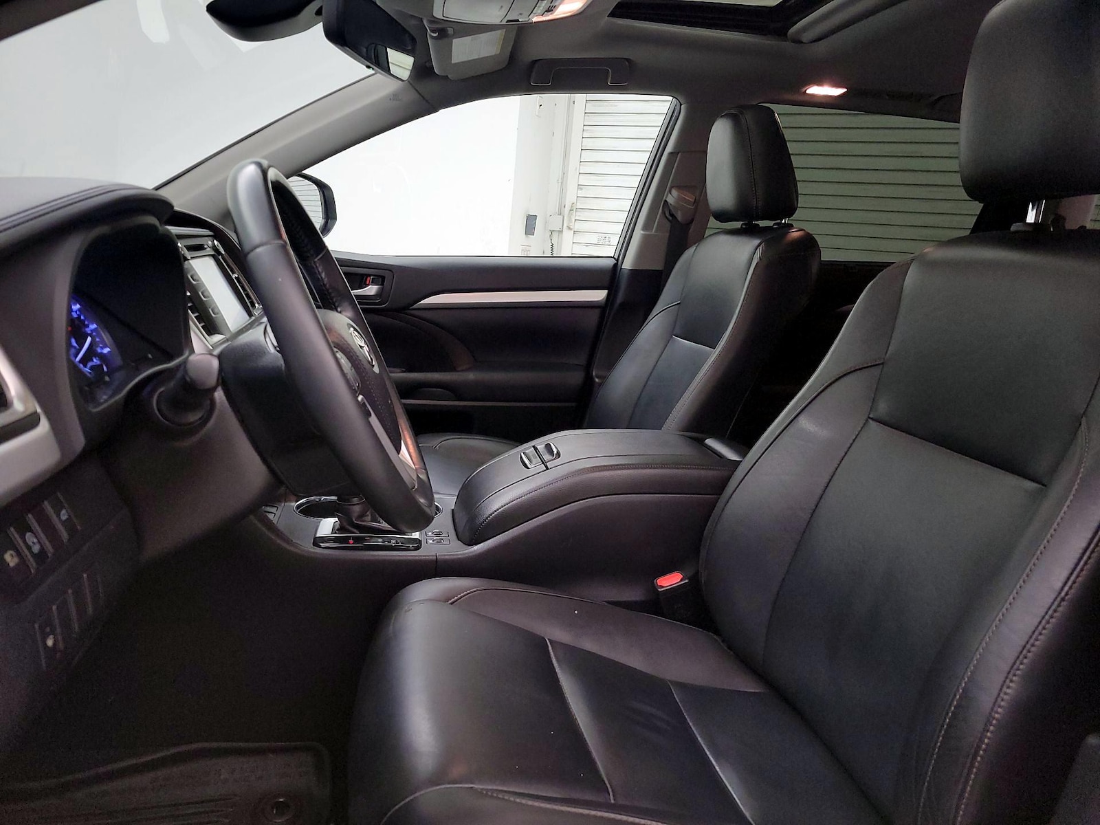 2019 Toyota Highlander XLE - Photo 12