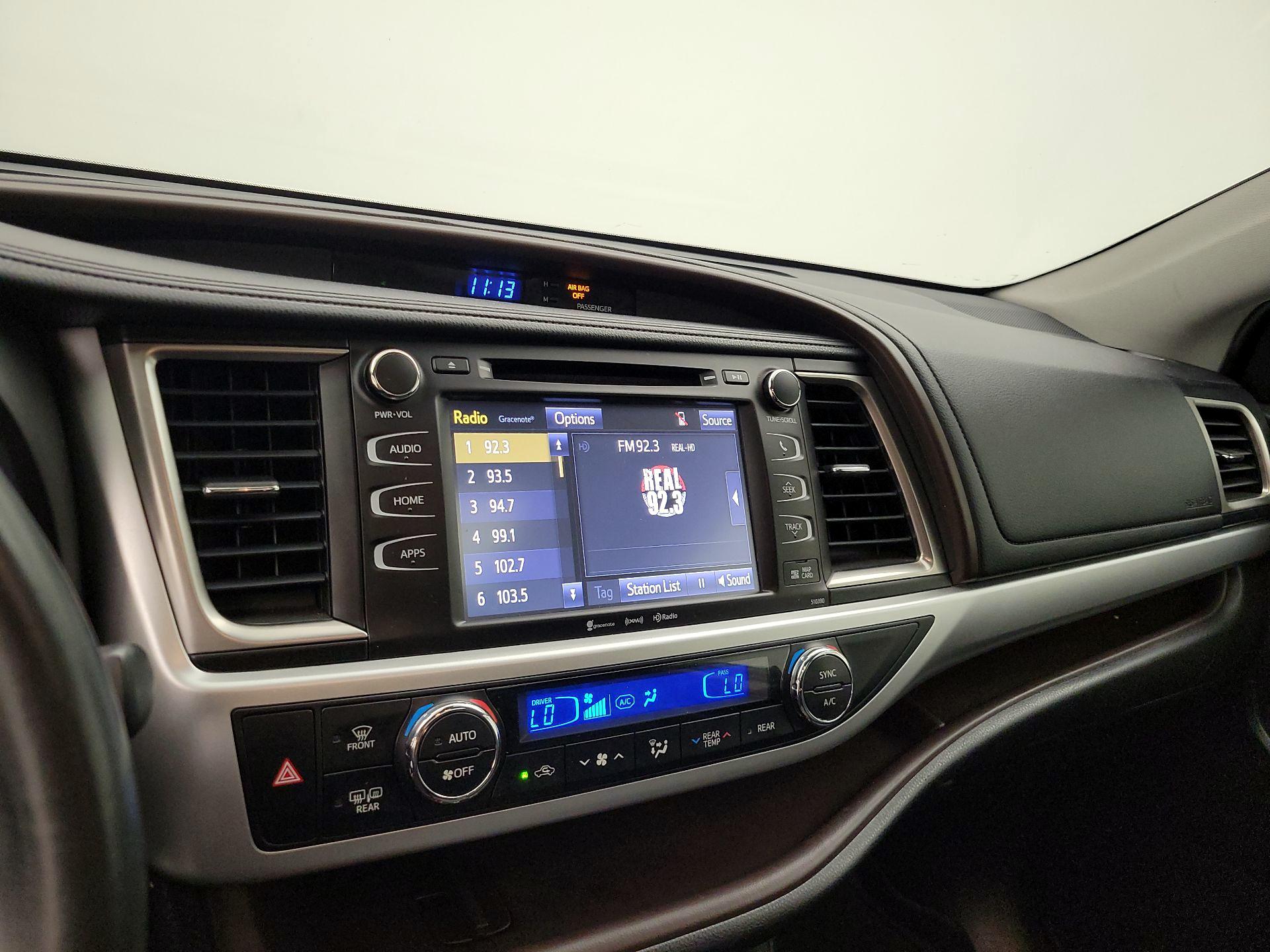 Thumbnail: 2019 Toyota Highlander - 15