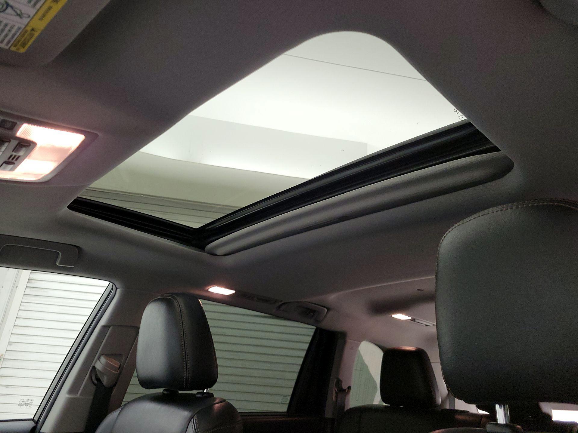 Thumbnail: 2019 Toyota Highlander - 19