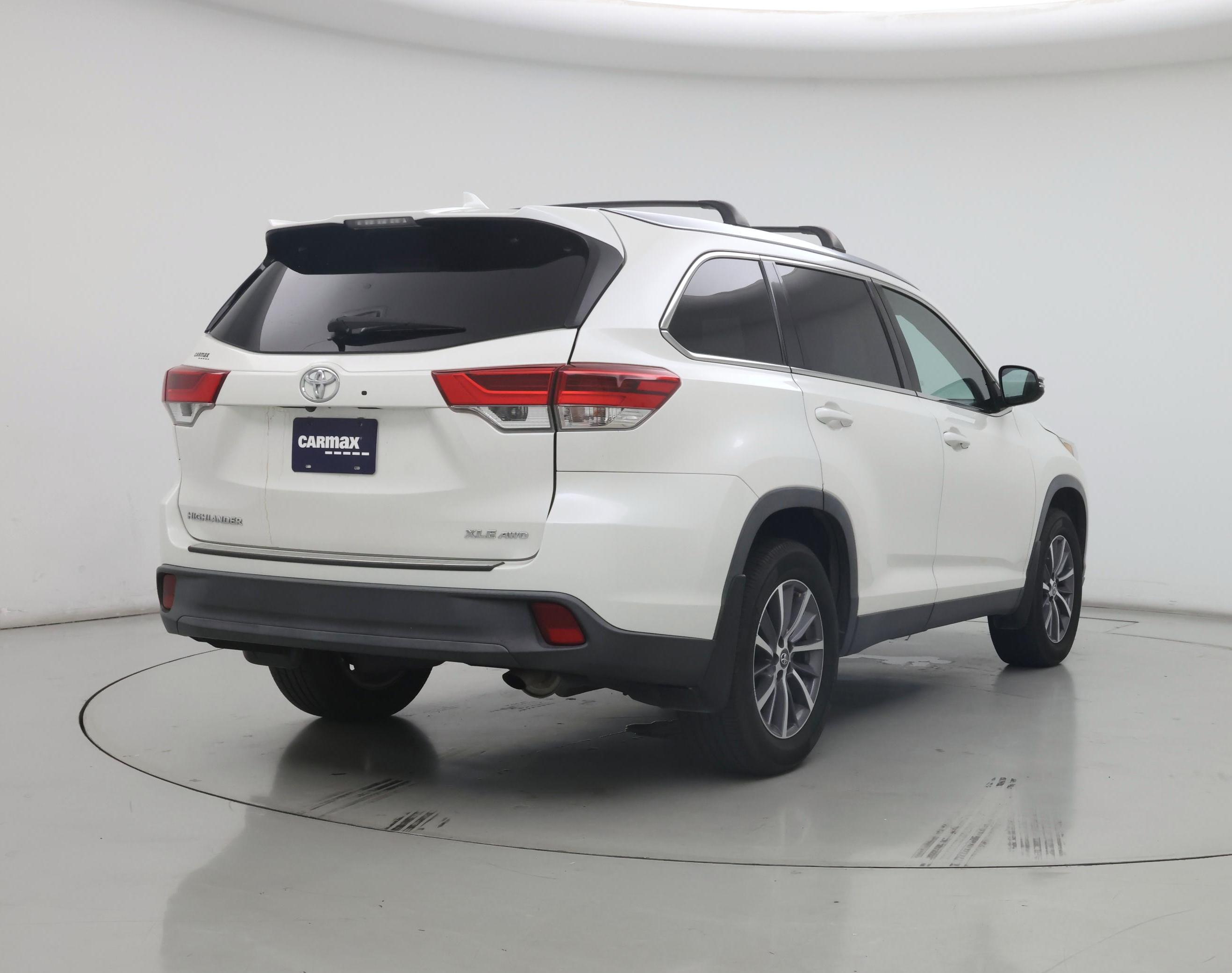 Thumbnail: 2019 Toyota Highlander - 8