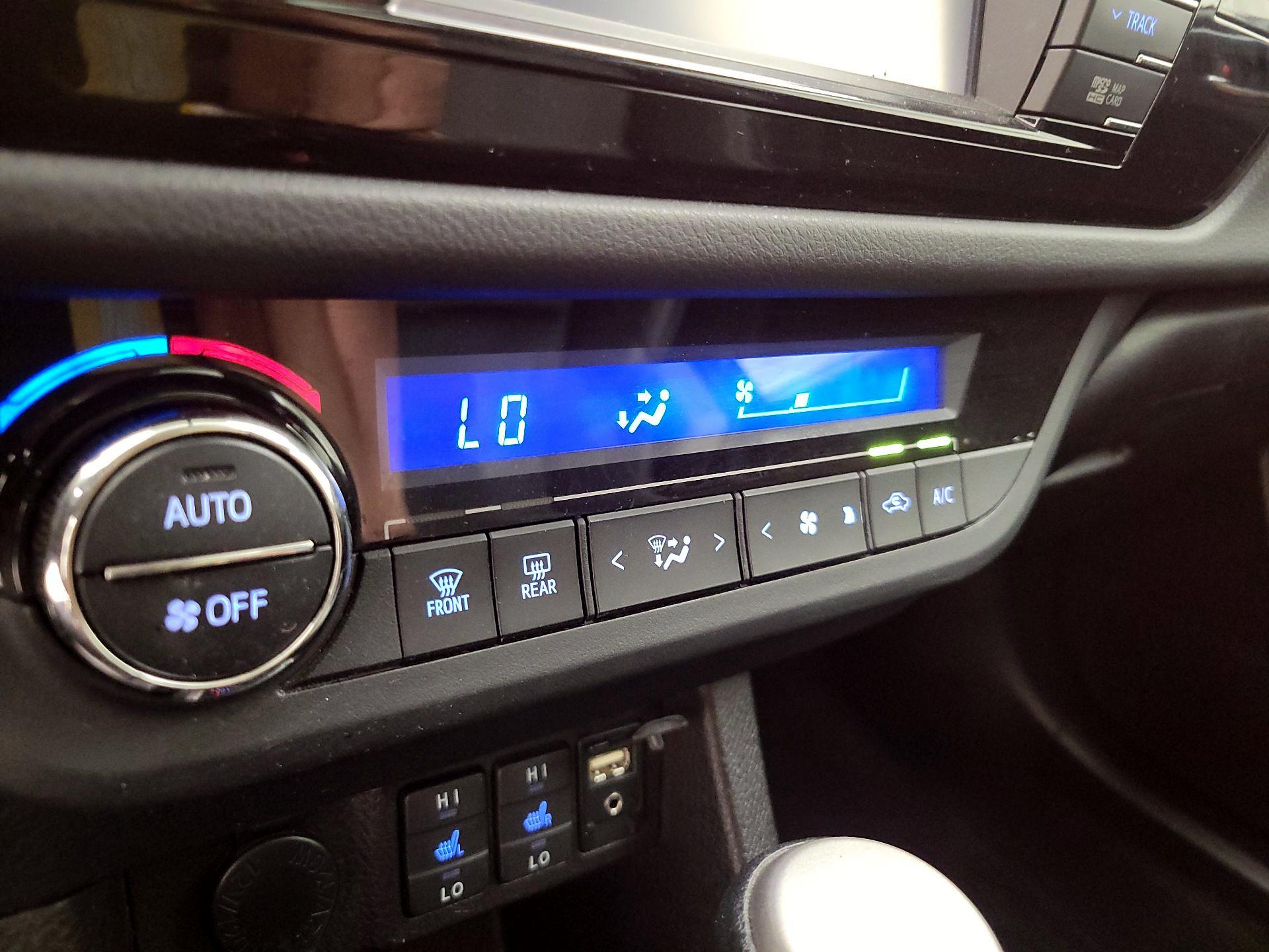 Thumbnail: 2016 Toyota Corolla - 15