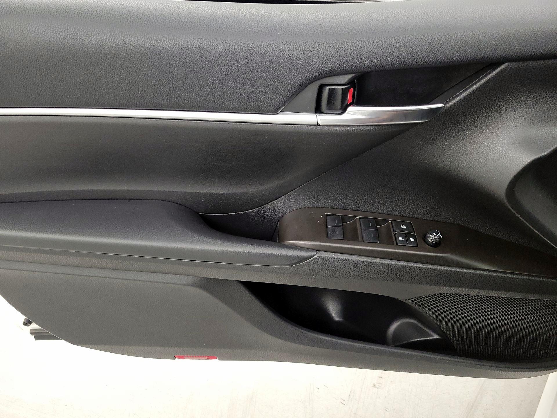 Thumbnail: 2023 Toyota Camry - 12