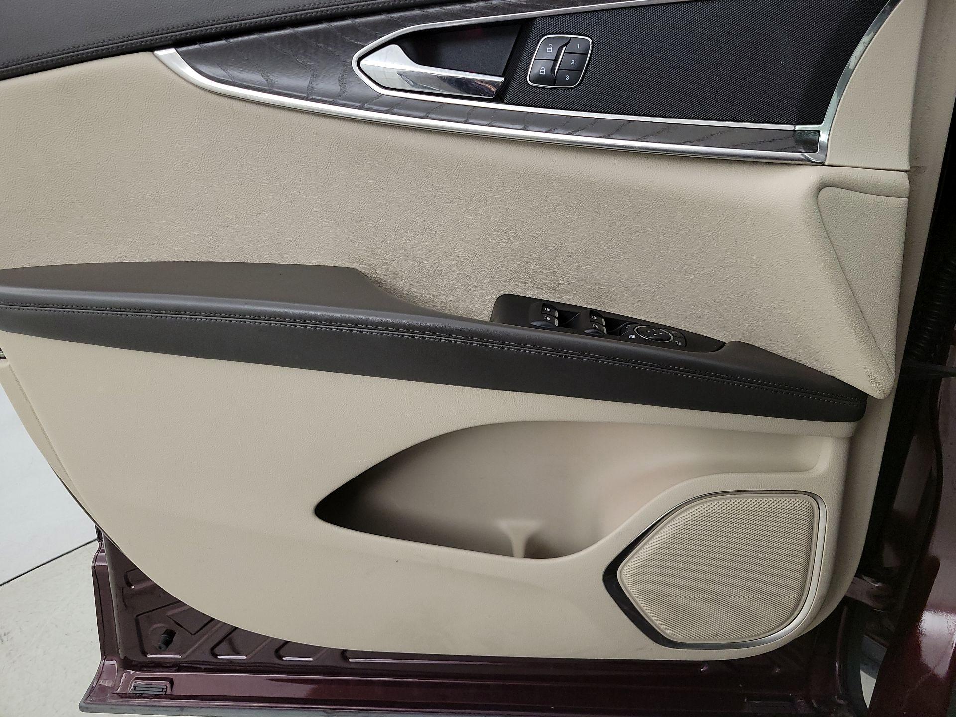 Thumbnail: 2017 Lincoln MKX - 12