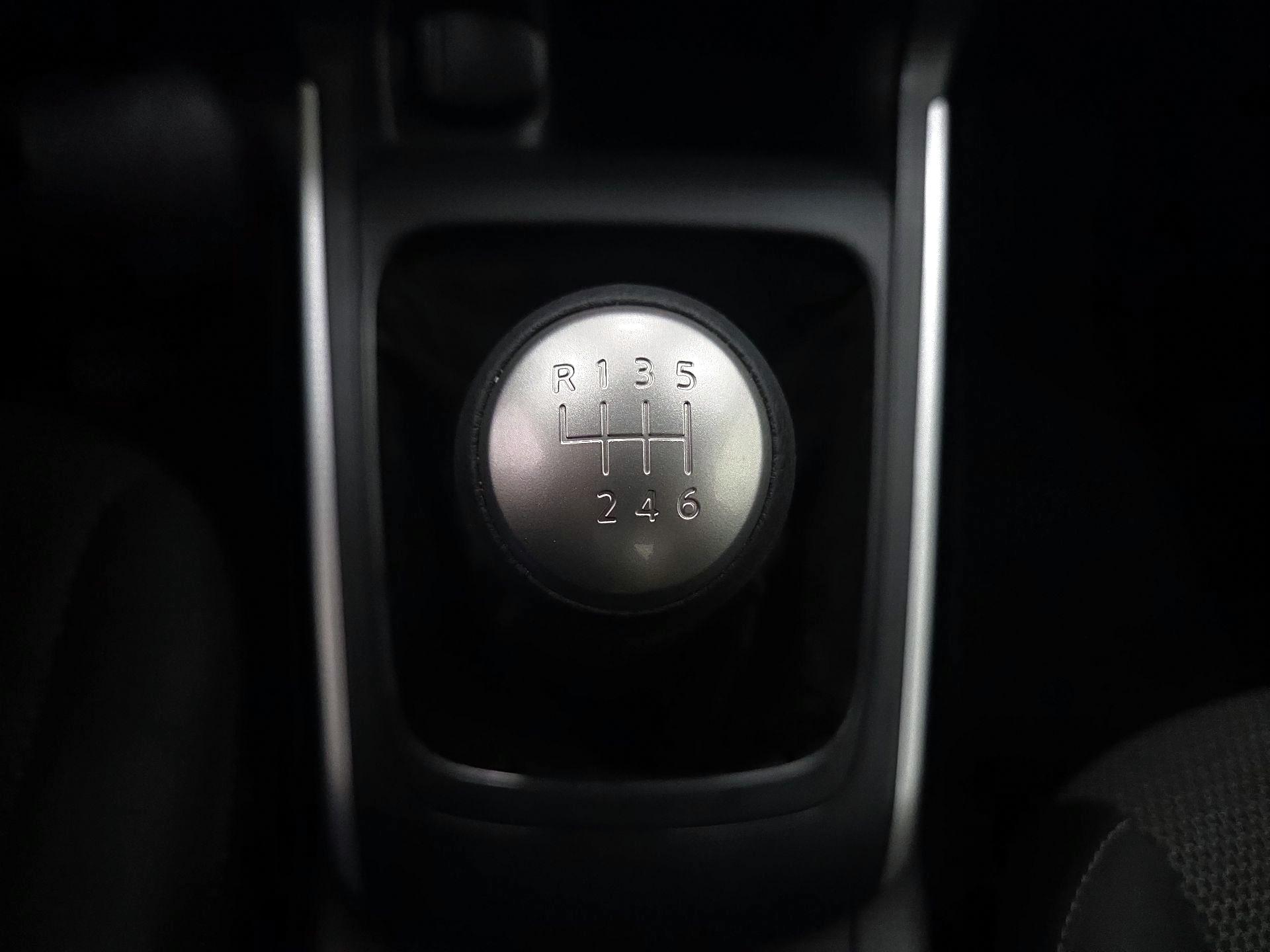 Thumbnail: 2019 Nissan Sentra - 17