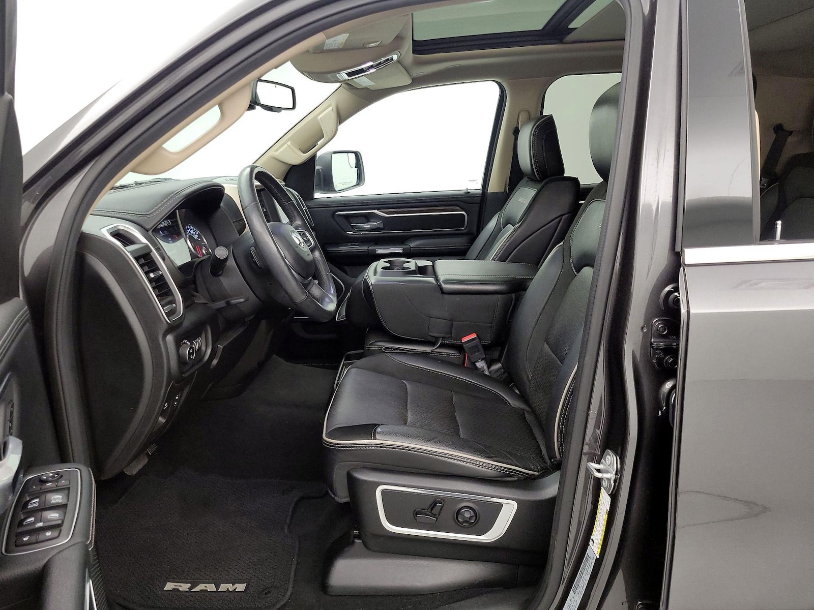 2019 RAM Ram 1500 Pickup Laramie - Photo 12