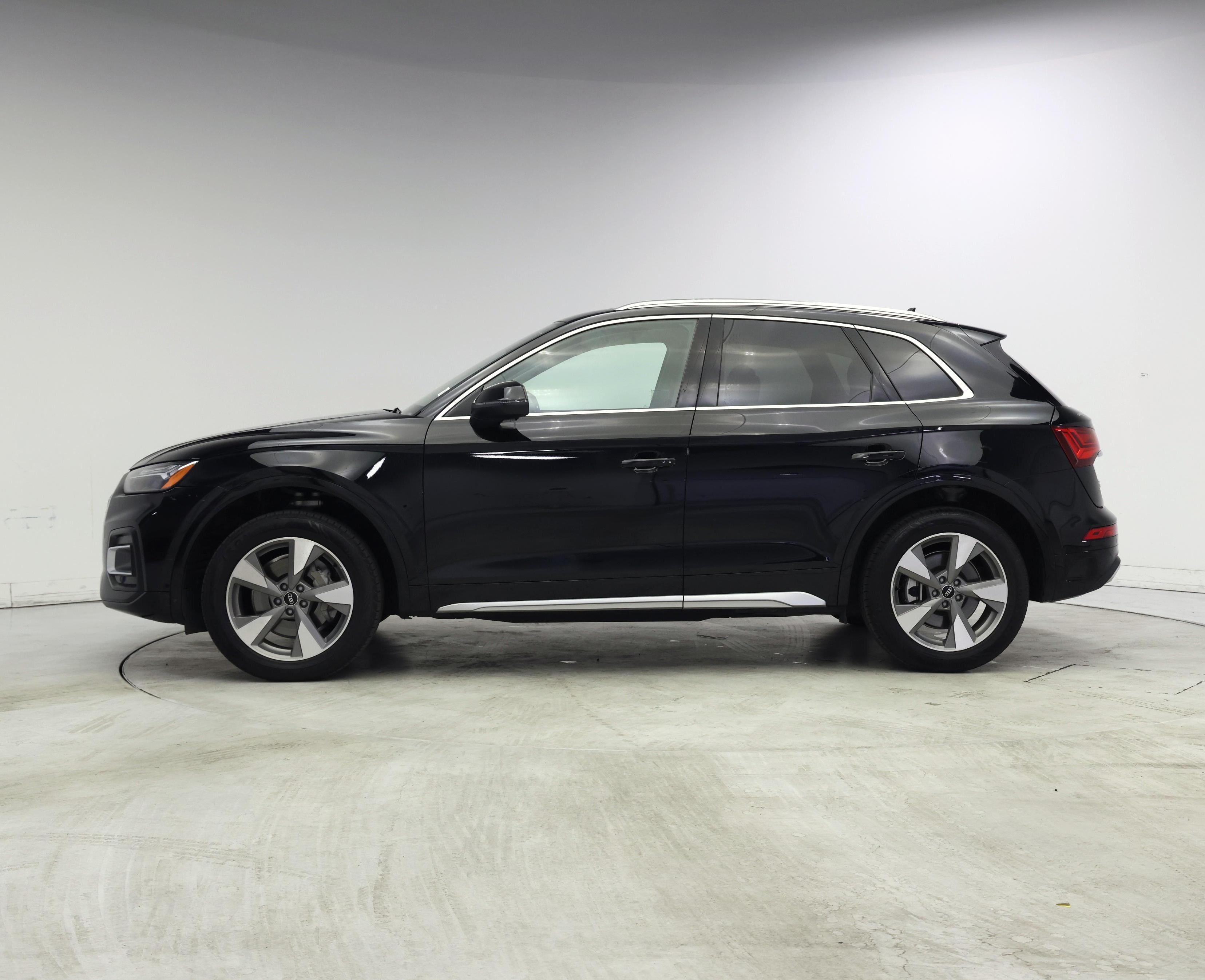 Thumbnail: 2023 Audi Q5 - 3