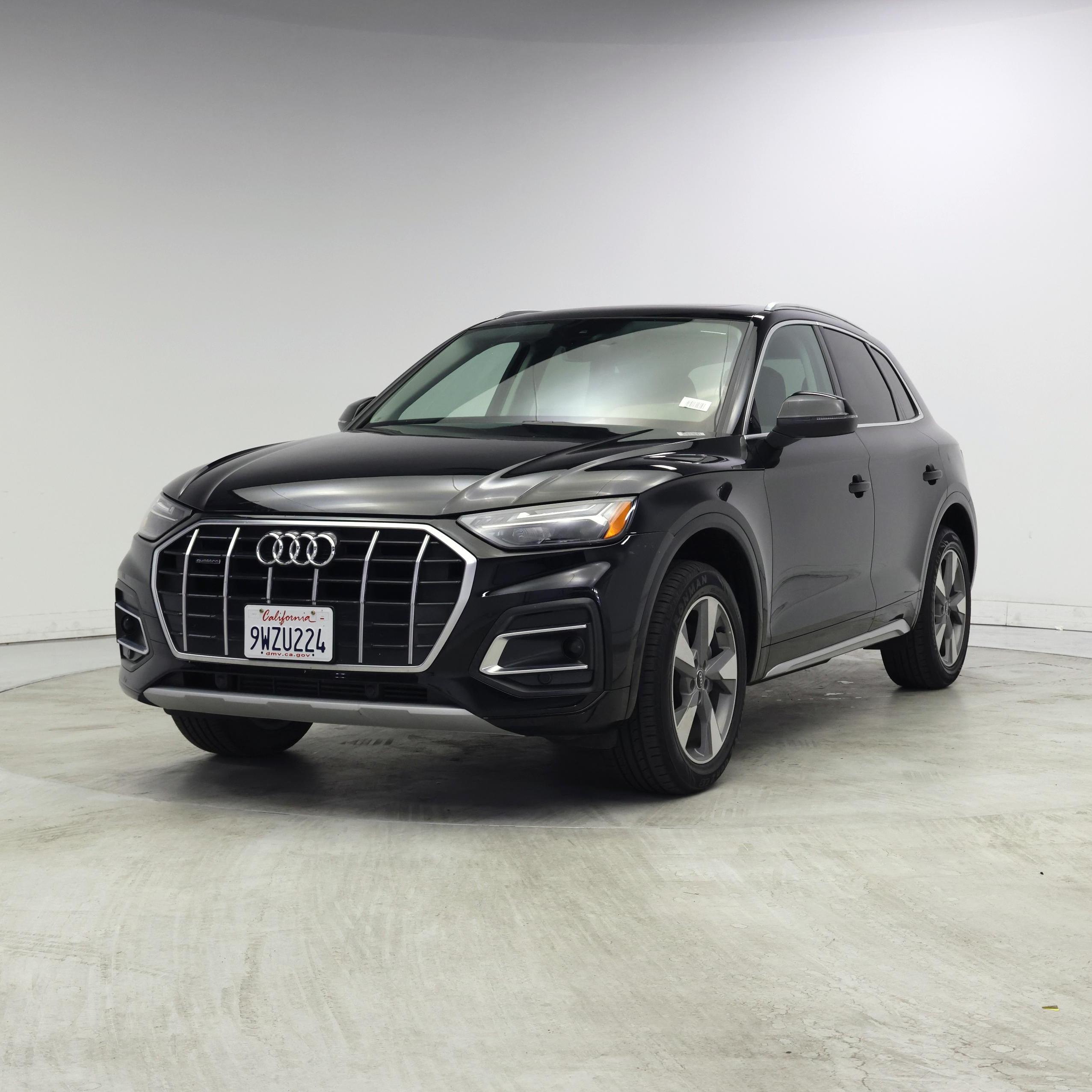 Thumbnail: 2023 Audi Q5 - 4