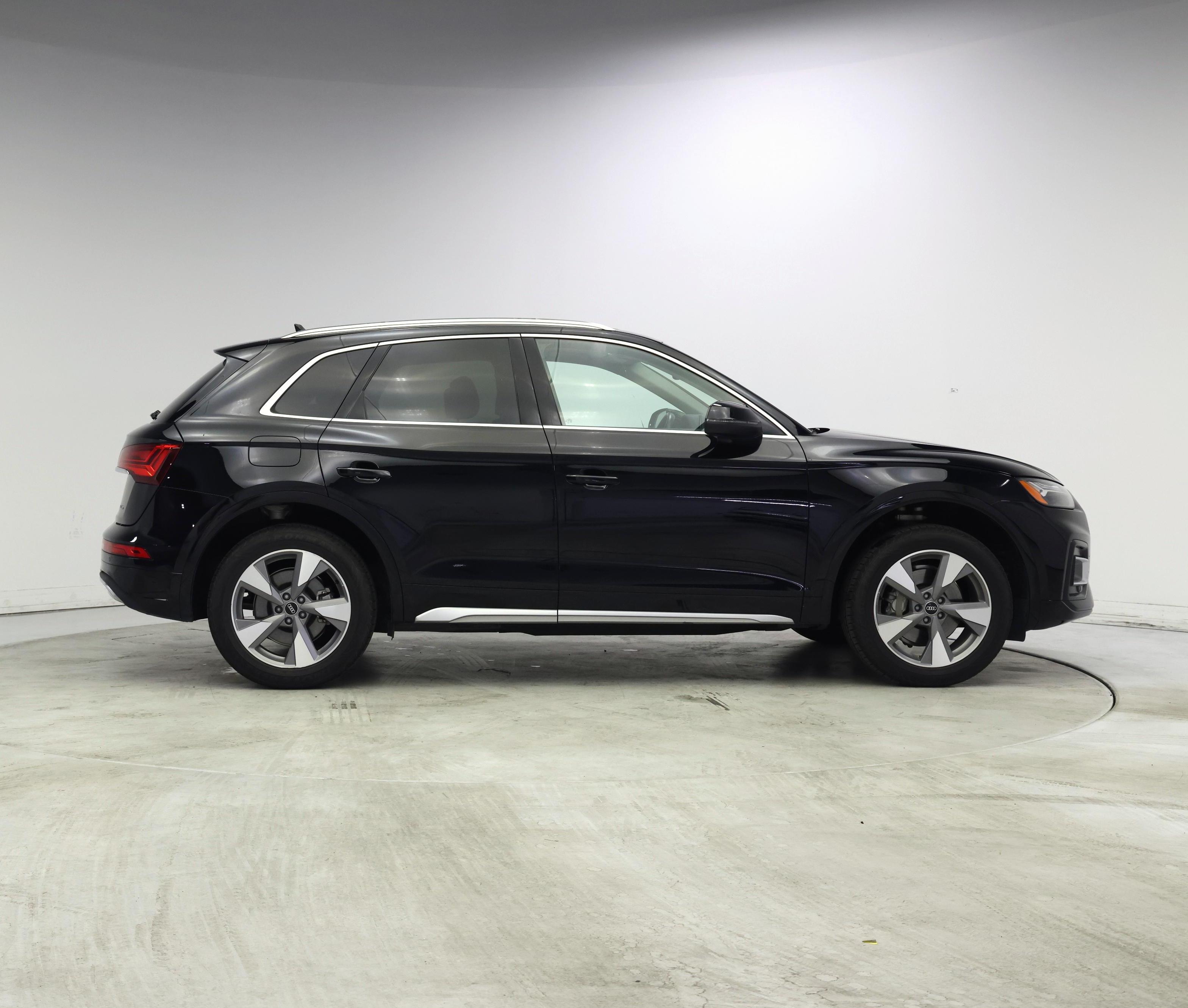 Thumbnail: 2023 Audi Q5 - 7