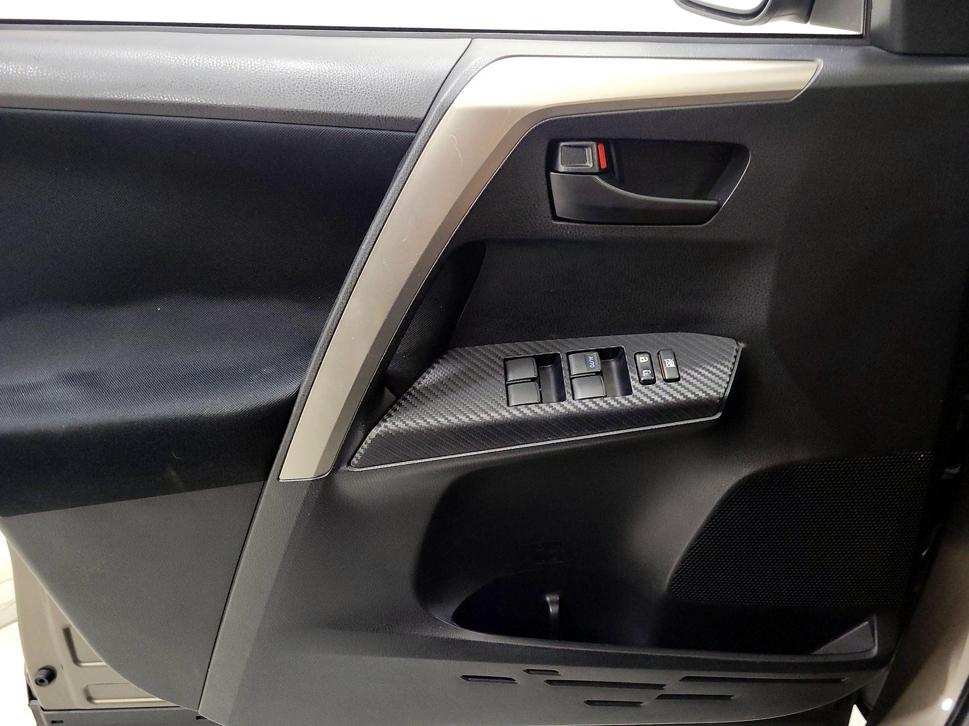 Thumbnail: 2014 Toyota RAV4 - 12