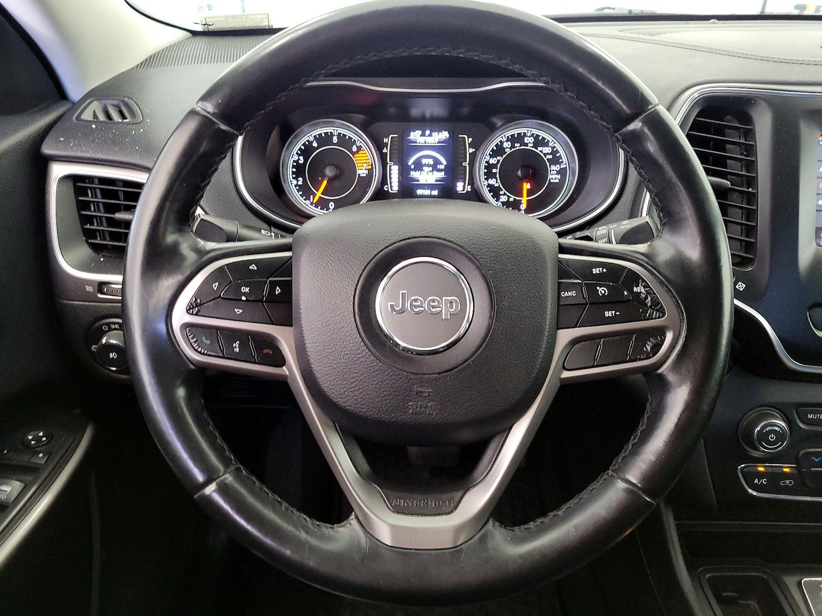 2019 Jeep Cherokee Latitude Plus - Photo 11
