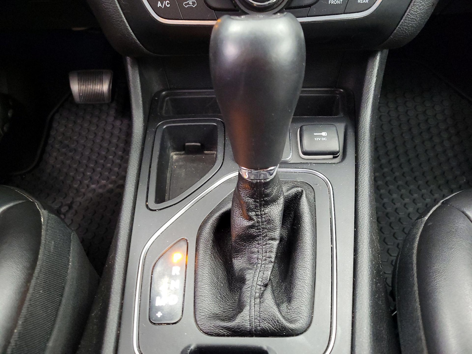 2019 Jeep Cherokee Latitude Plus - Photo 18
