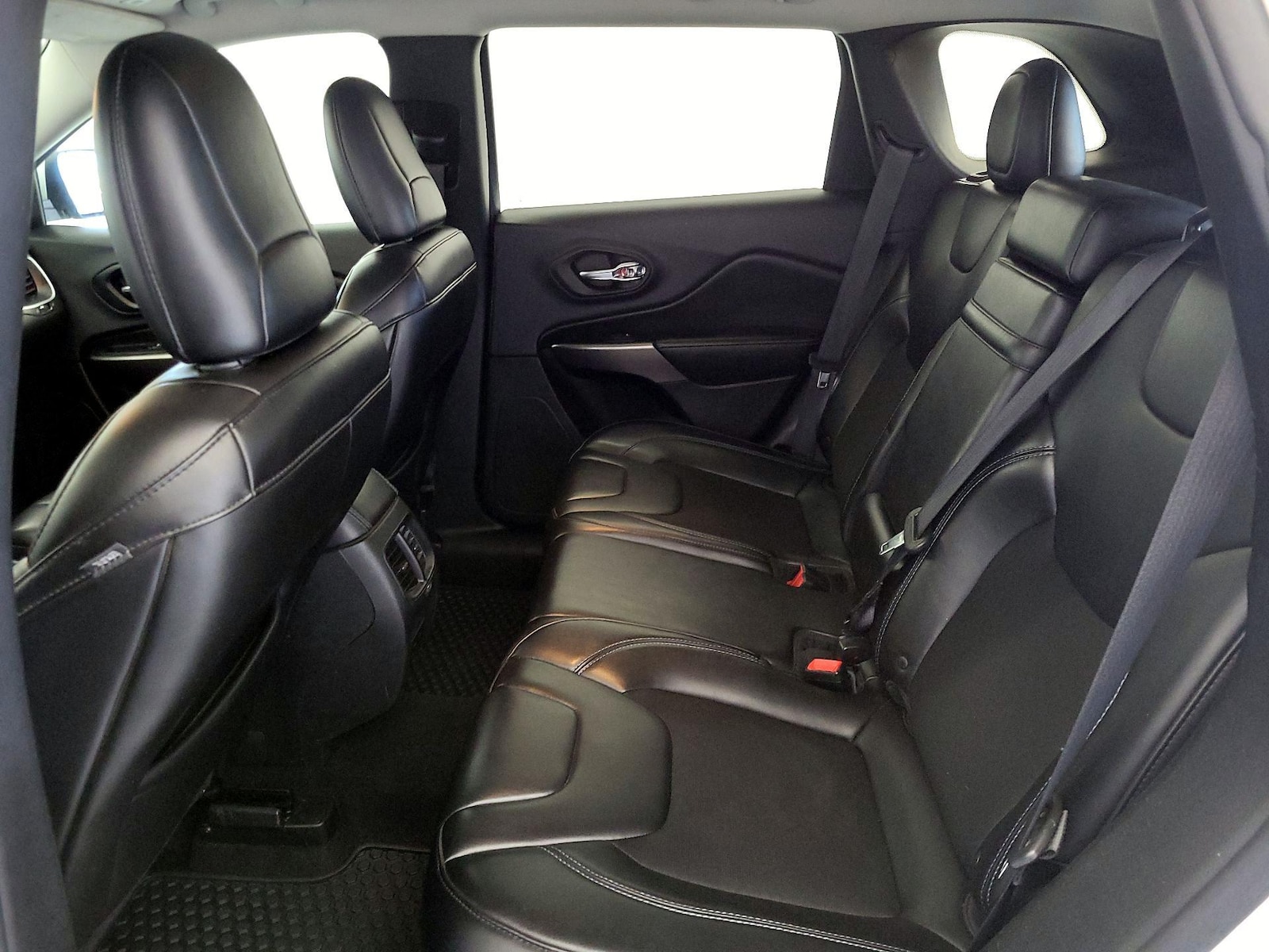 2019 Jeep Cherokee Latitude Plus - Photo 20