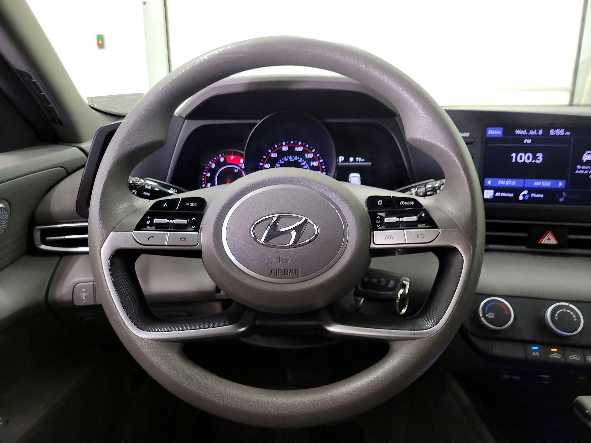 Thumbnail: 2022 Hyundai Elantra - 10