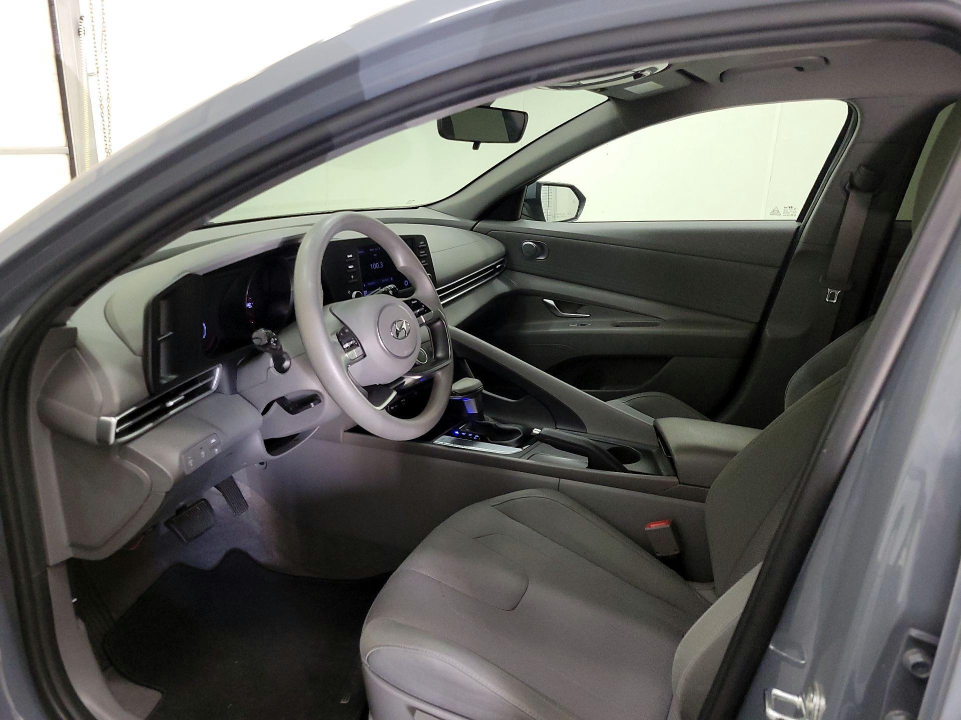 Thumbnail: 2022 Hyundai Elantra - 11