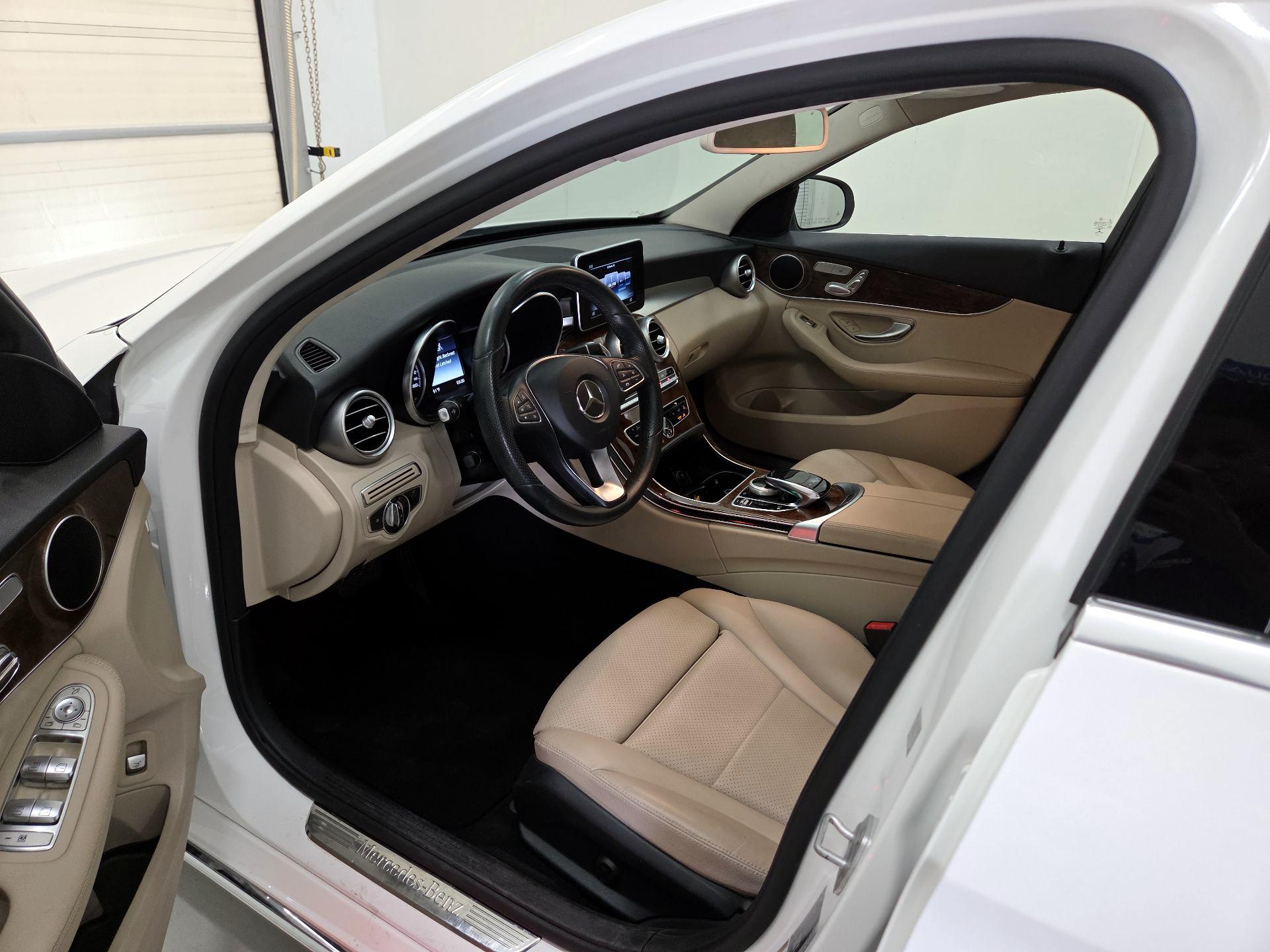 Thumbnail: 2016 Mercedes-Benz C-Class - 11