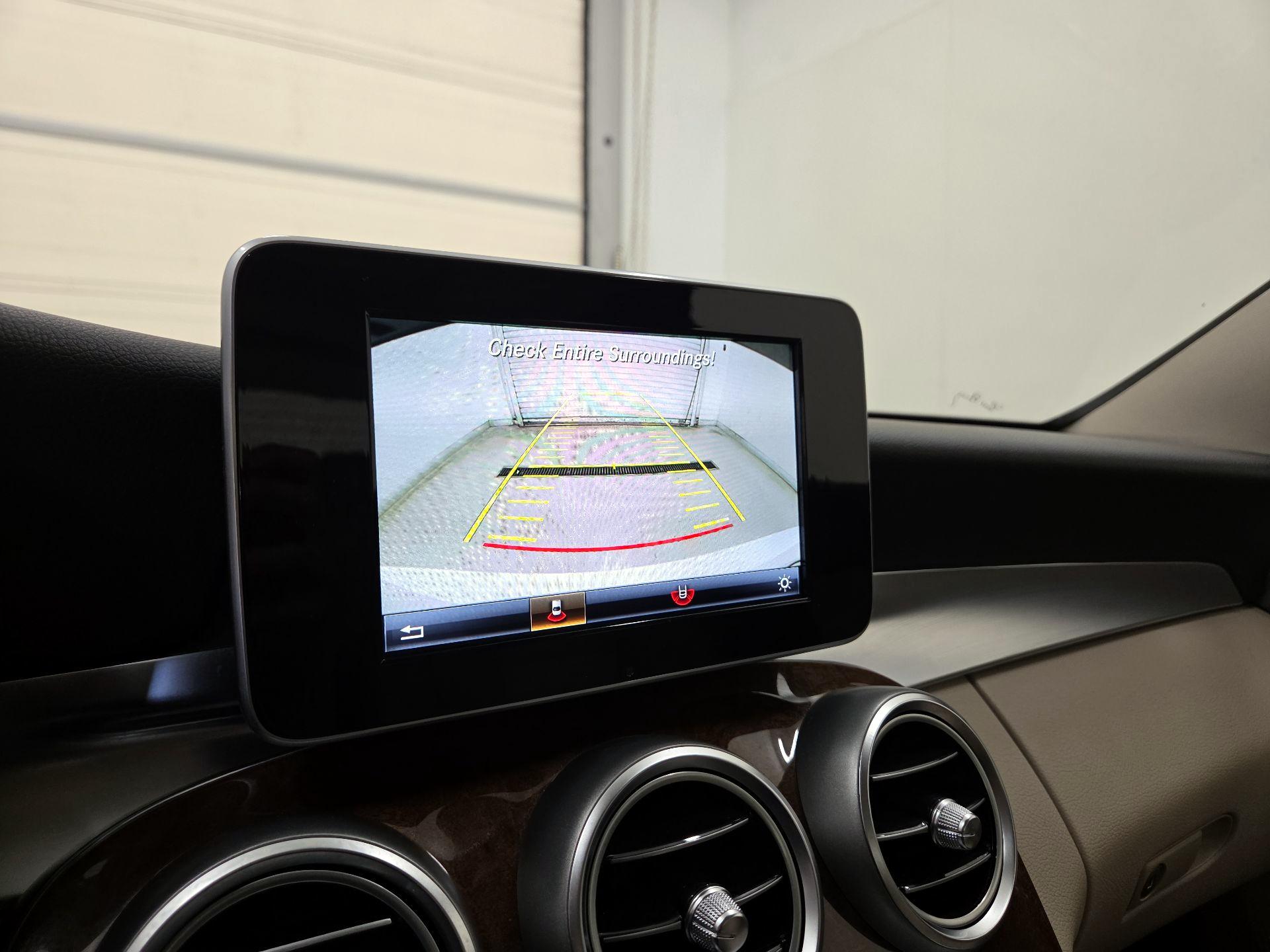 Thumbnail: 2016 Mercedes-Benz C-Class - 15