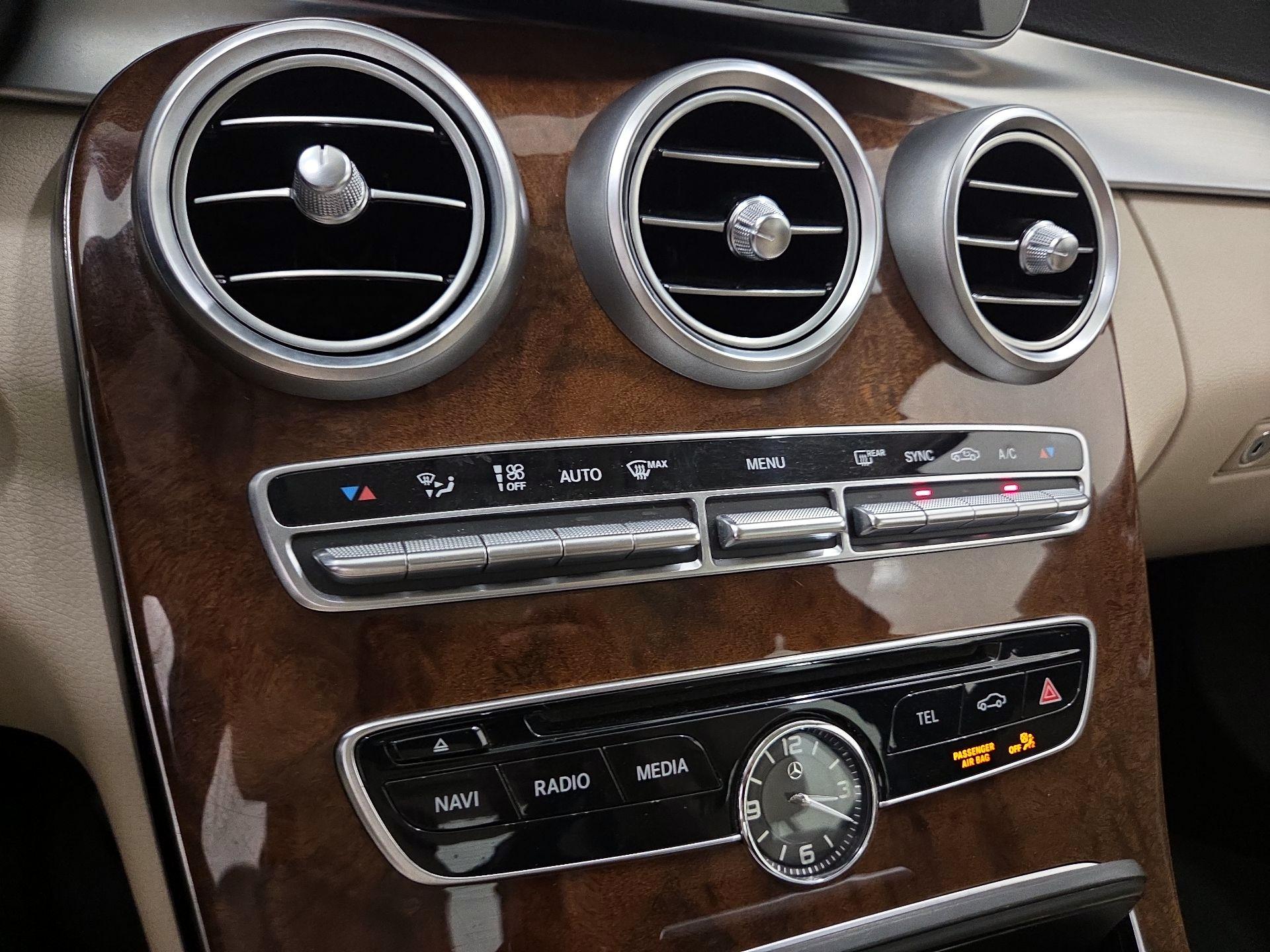 Thumbnail: 2016 Mercedes-Benz C-Class - 17