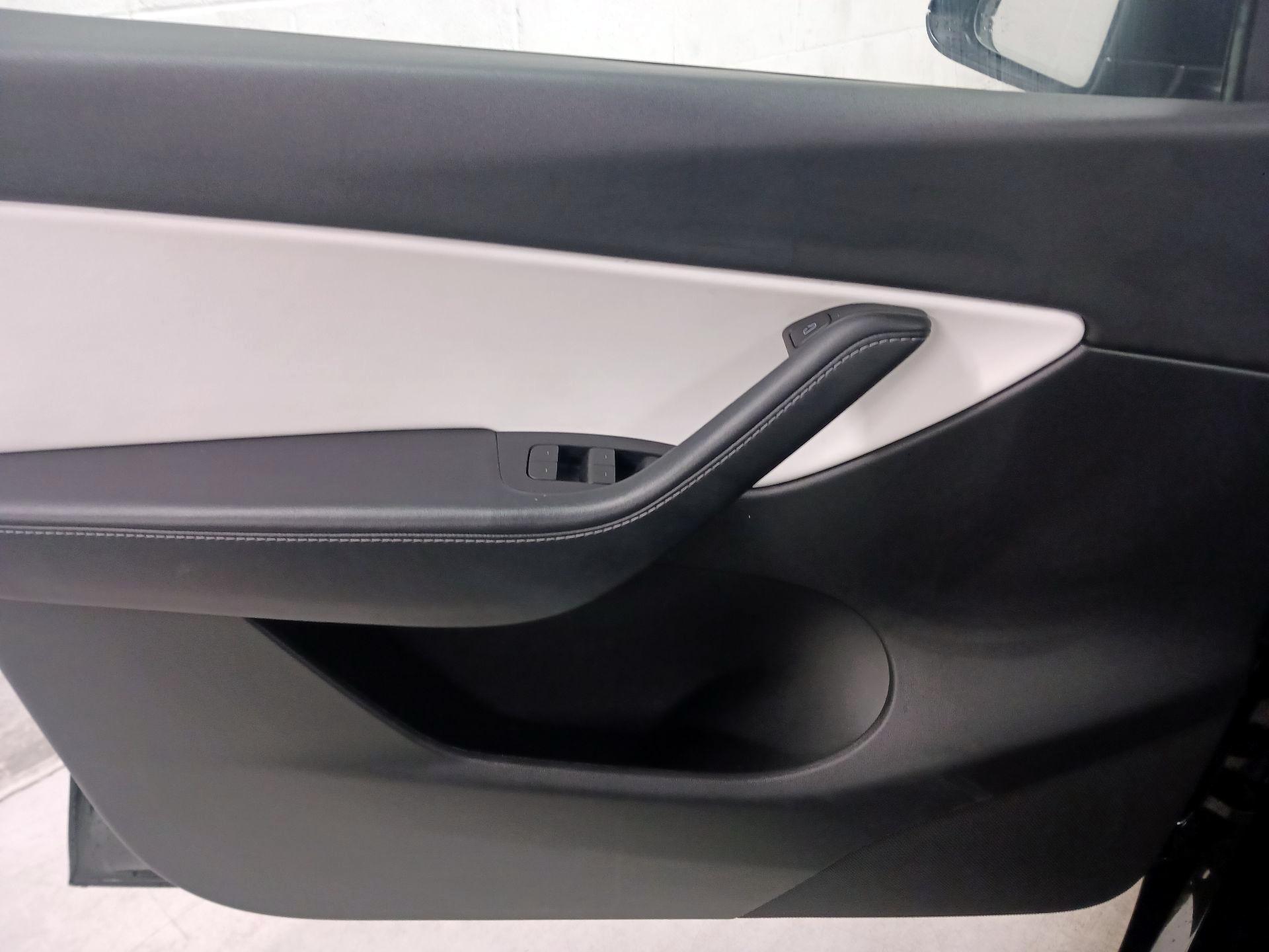 Thumbnail: 2022 Tesla Model Y - 12