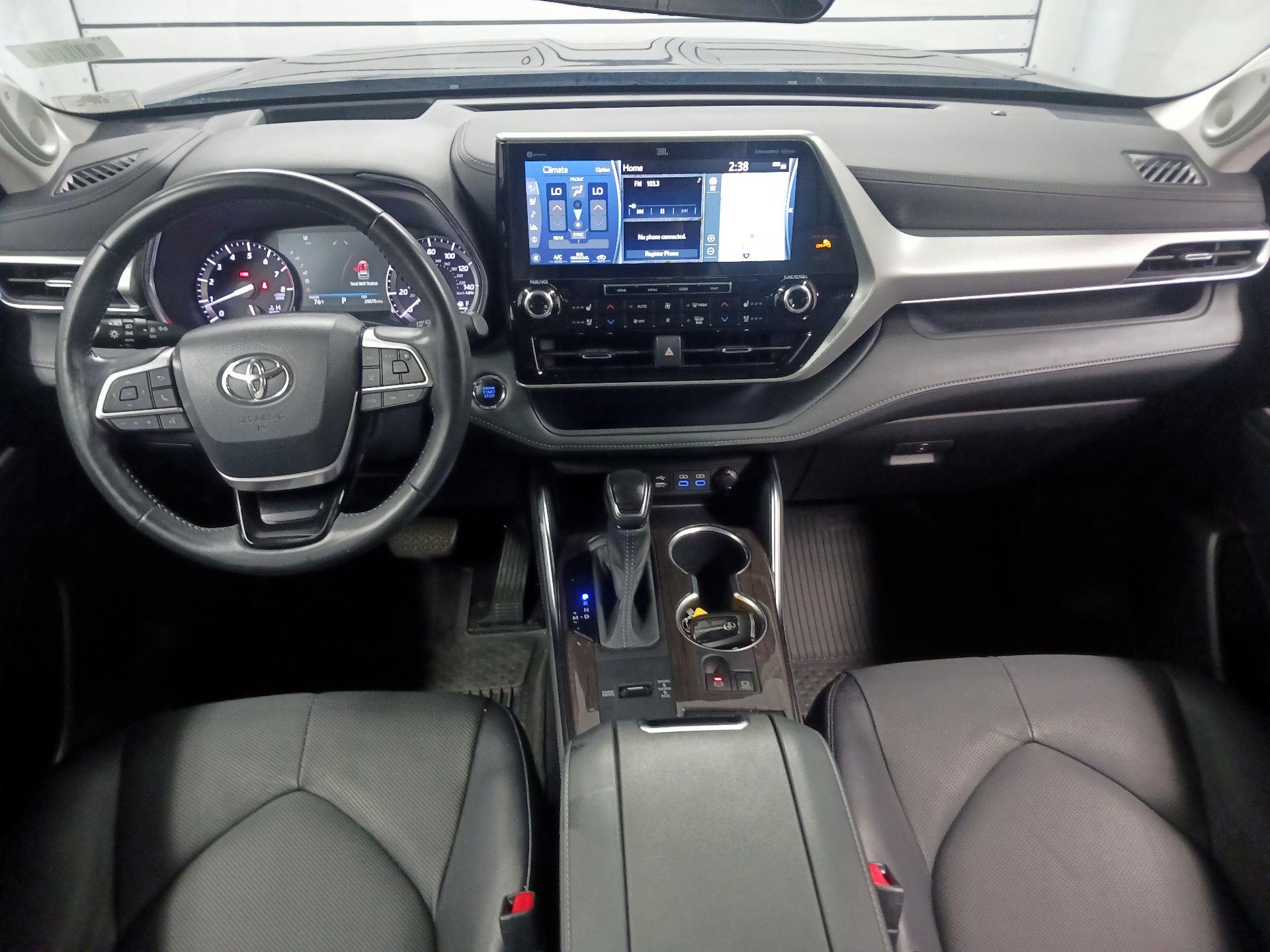 Thumbnail: 2022 Toyota Highlander - 9