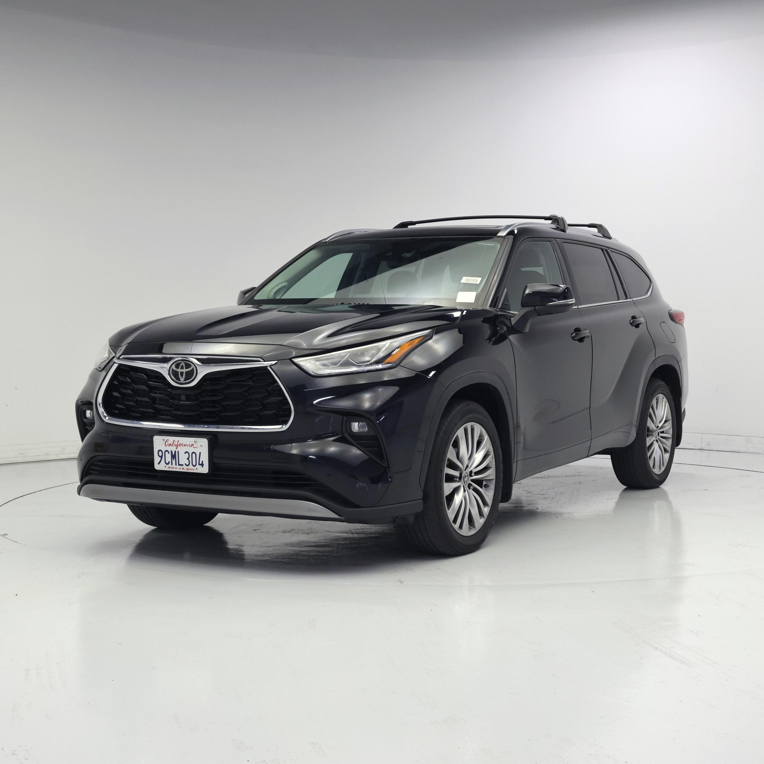 Thumbnail: 2022 Toyota Highlander - 4