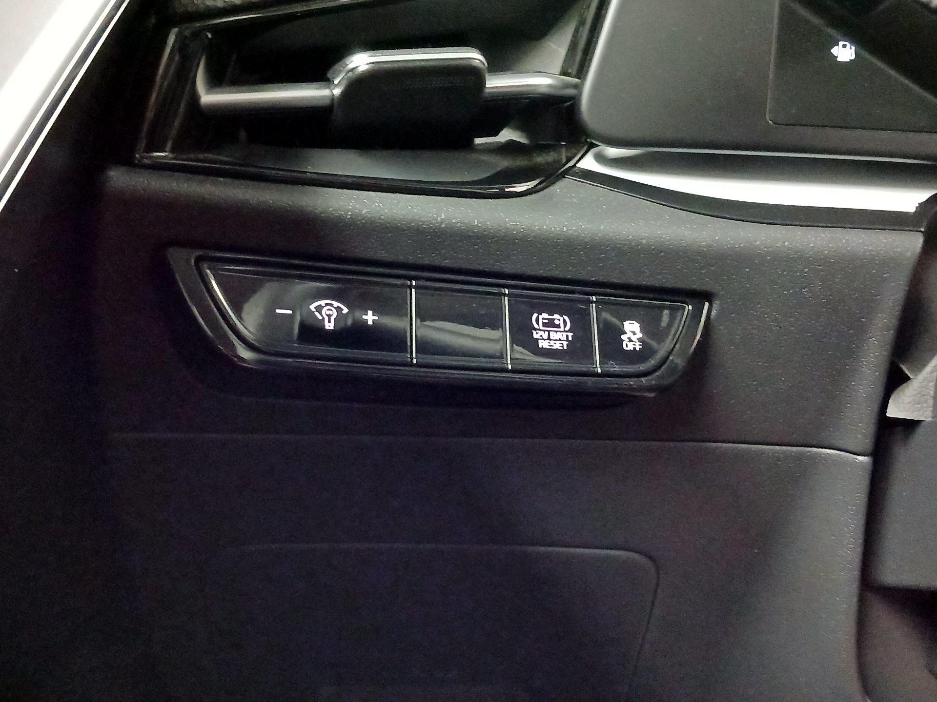 Thumbnail: 2024 Kia Niro - 11