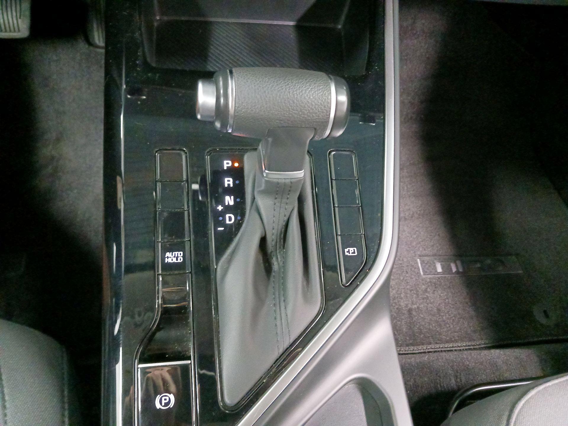 Thumbnail: 2024 Kia Niro - 15