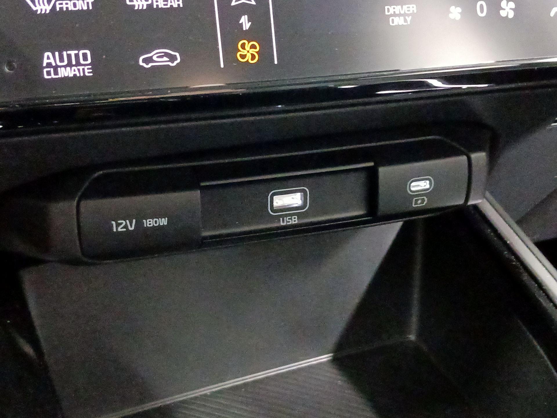 Thumbnail: 2024 Kia Niro - 16