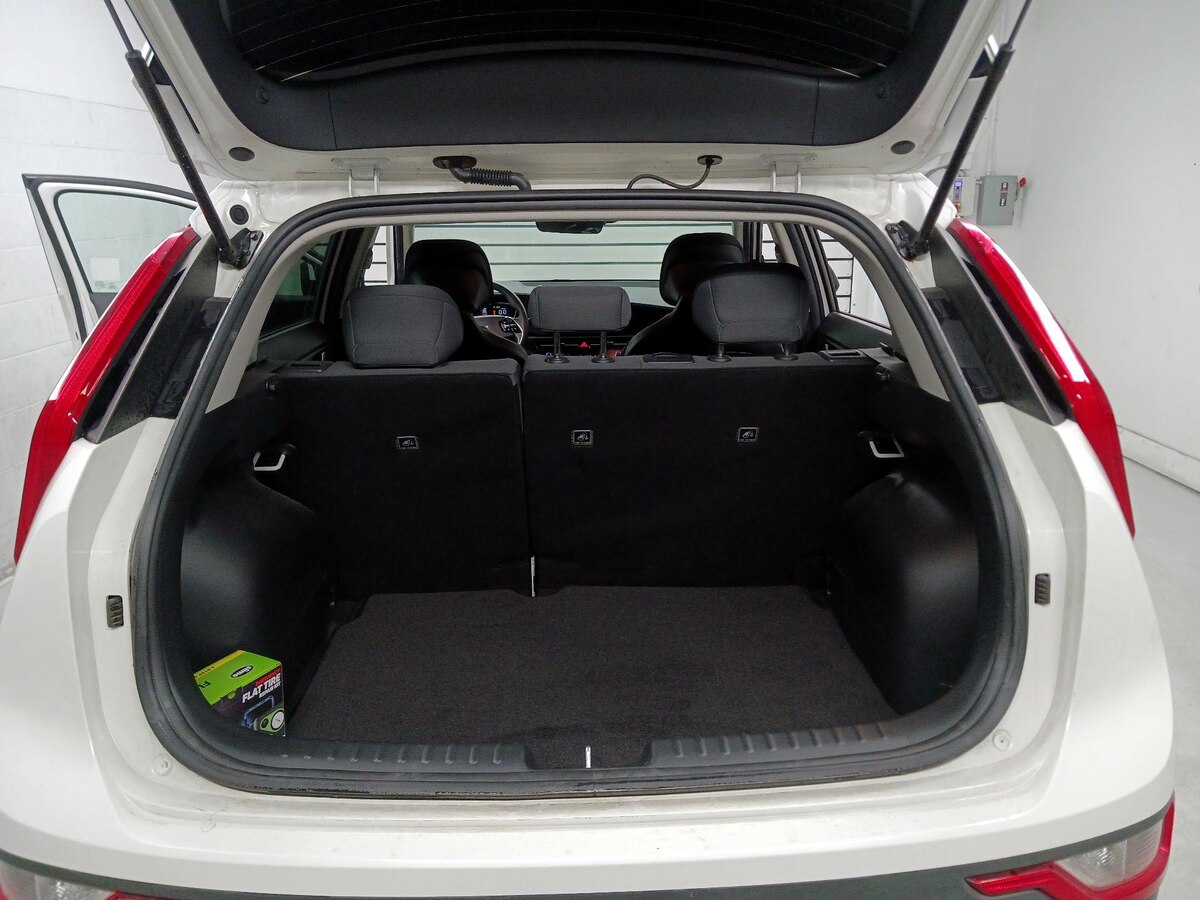 Trunk/Cargo (Seats Up)