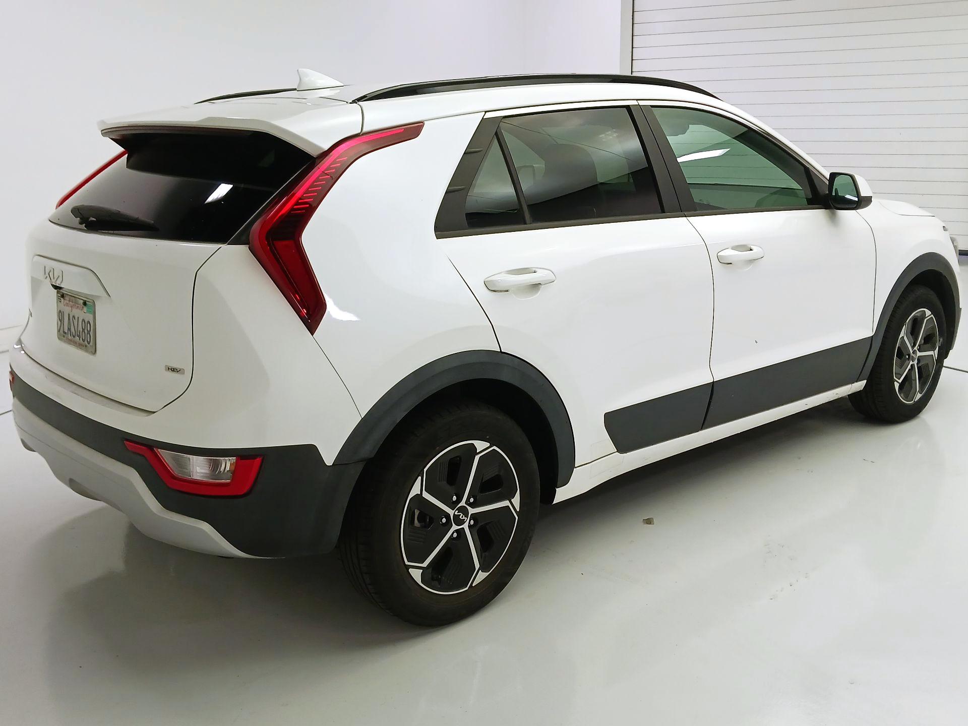 Thumbnail: 2024 Kia Niro - 5