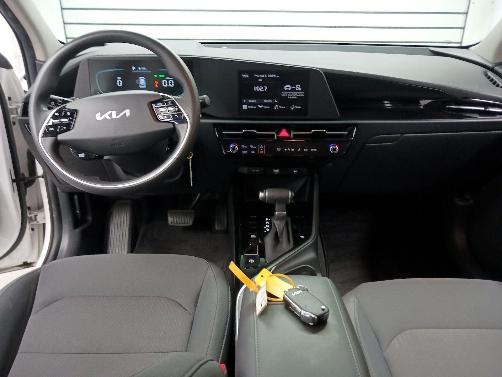 2024 Kia Niro LX - Photo 8