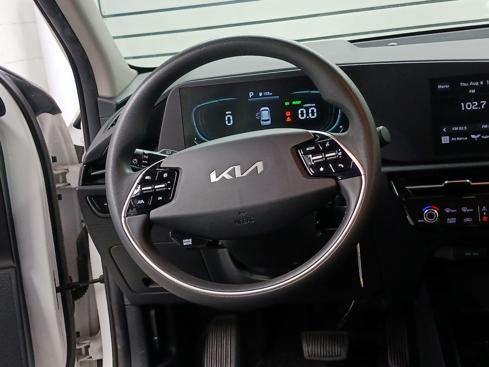 2024 Kia Niro LX - Photo 9