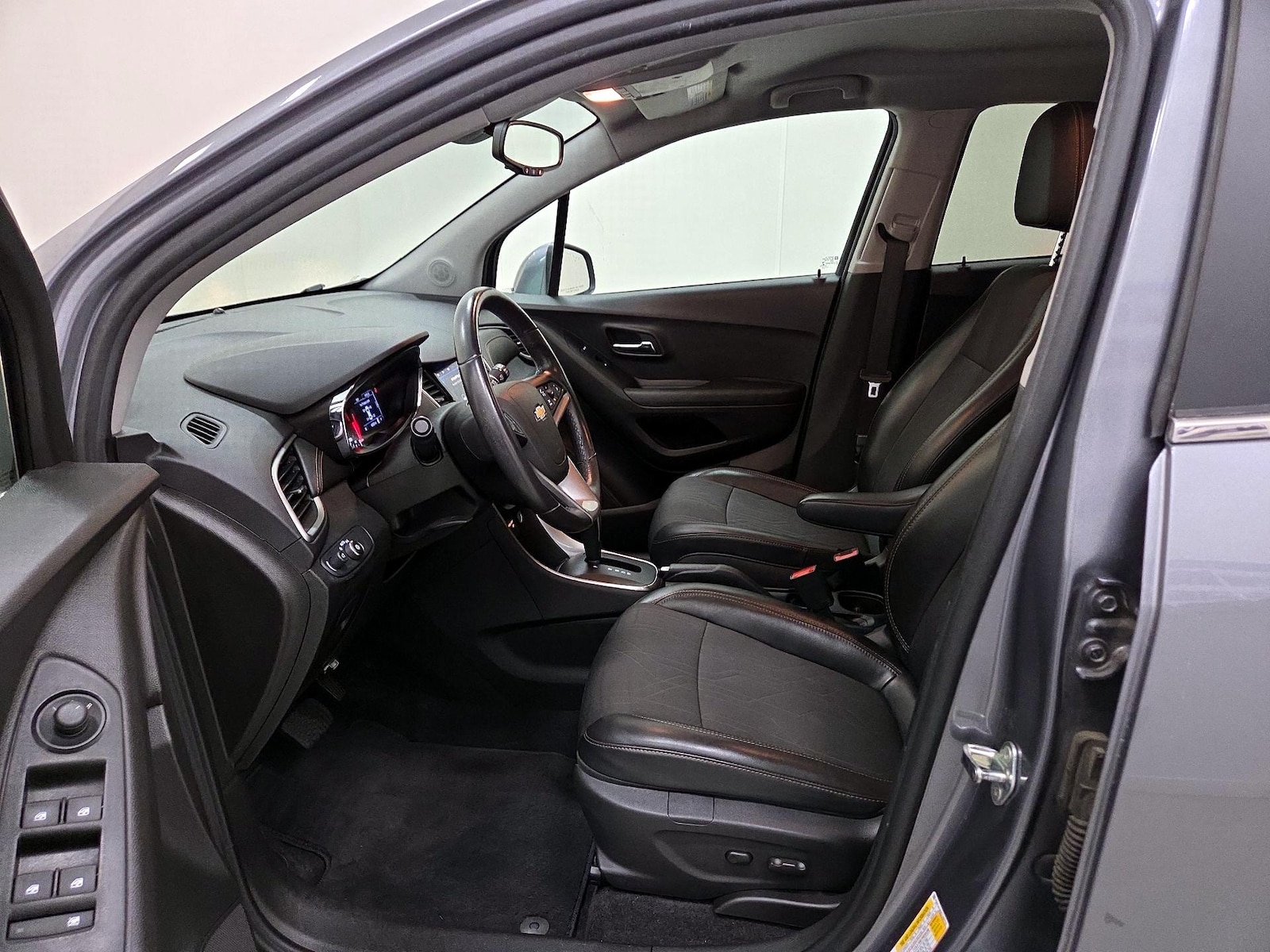 2020 Chevrolet Trax LT - Photo 12