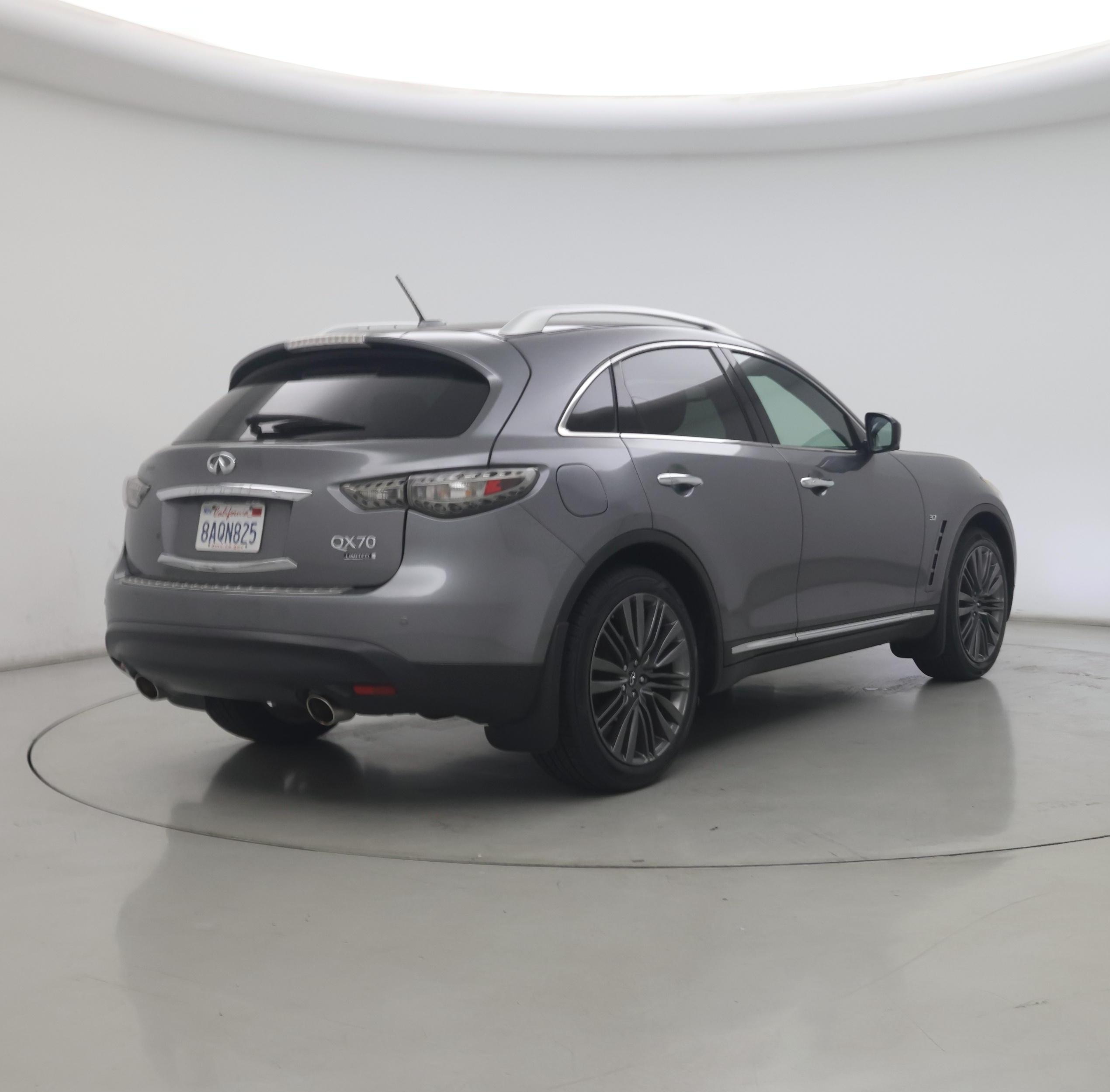 Thumbnail: 2017 INFINITI QX70 - 8