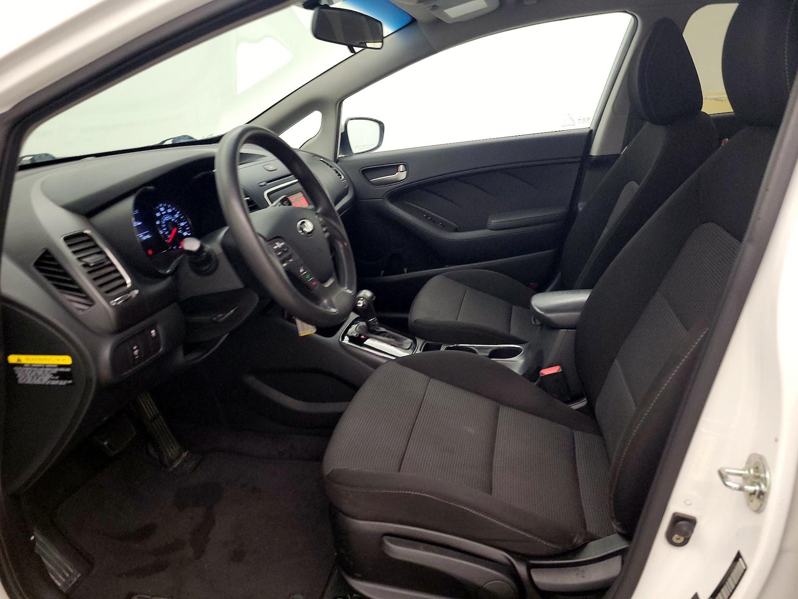 2018 Kia FORTE LX - Photo 12
