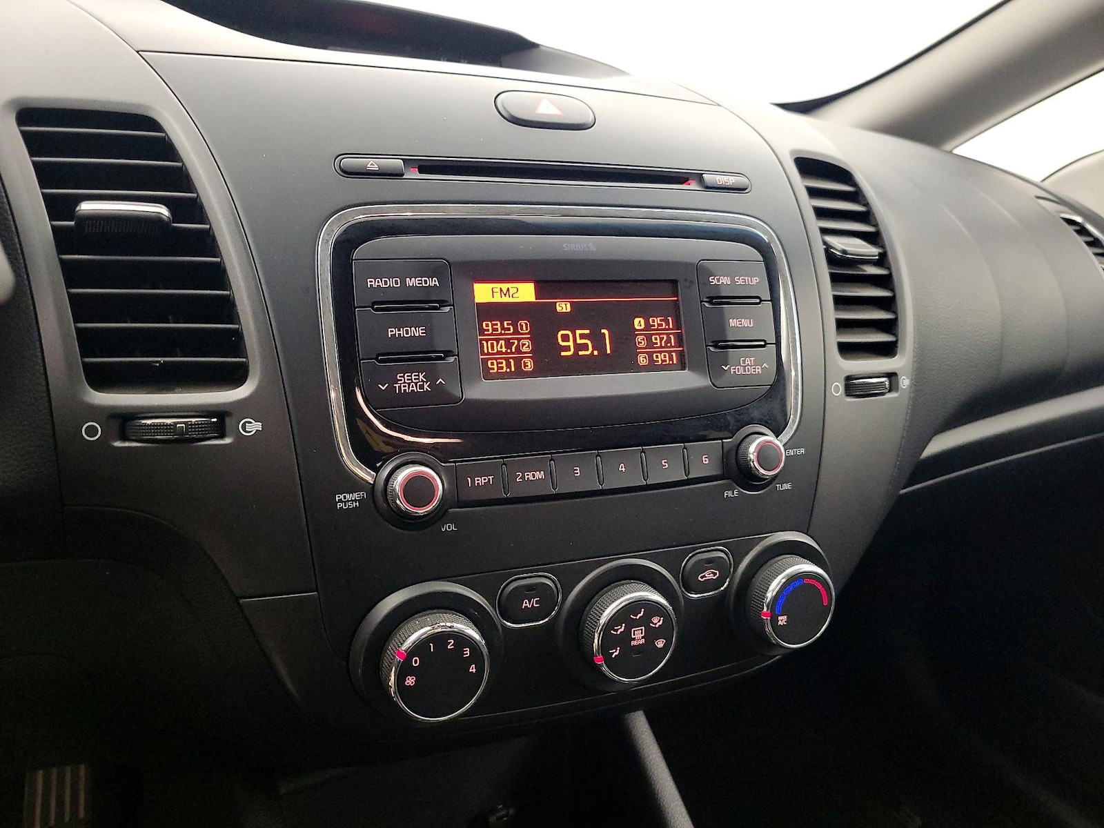 2018 Kia FORTE LX - Photo 16