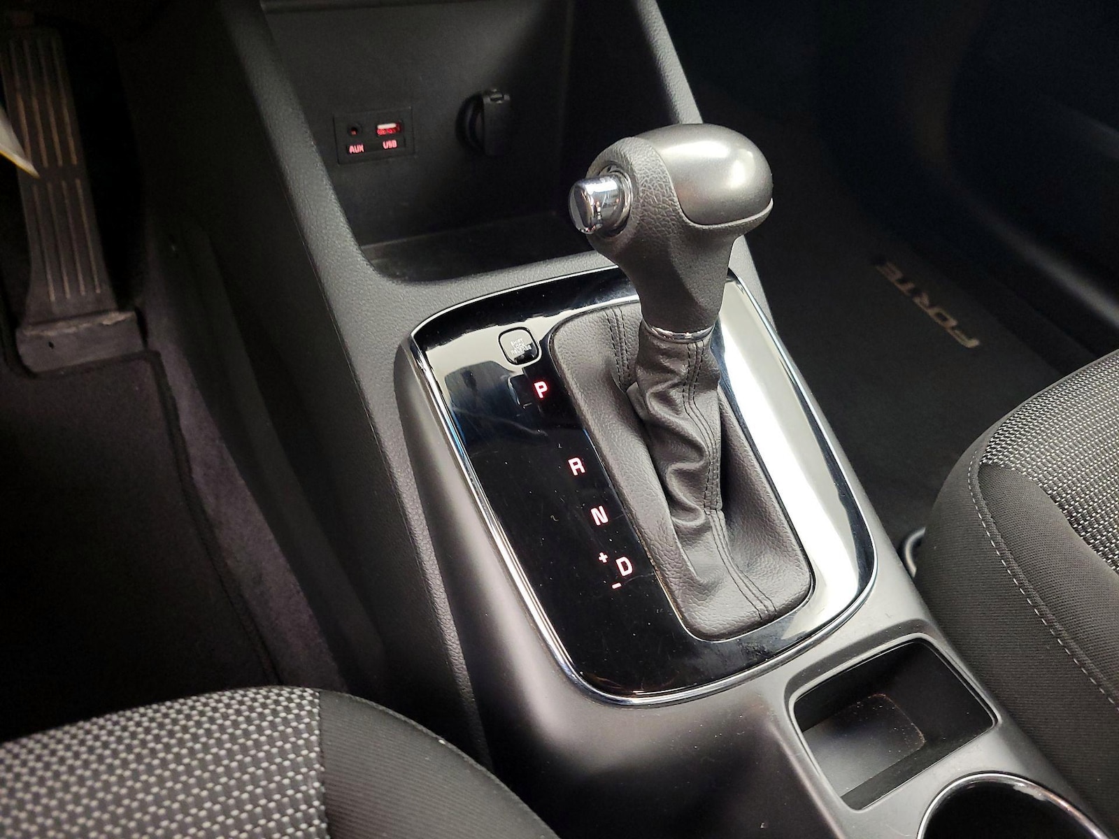 2018 Kia FORTE LX - Photo 18