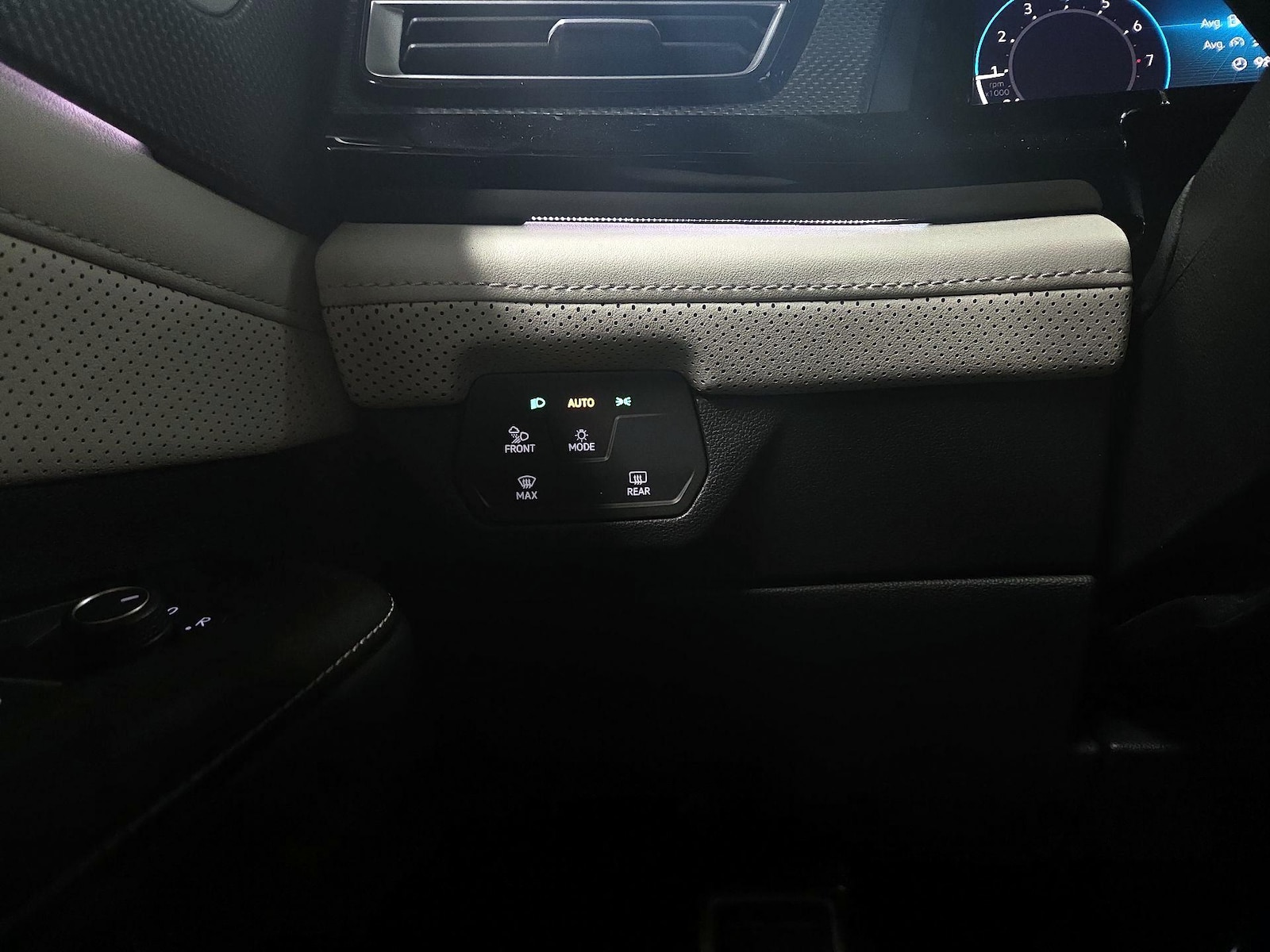 2024 Volkswagen Atlas Cross Sport SEL Premium R-LINE - Photo 14