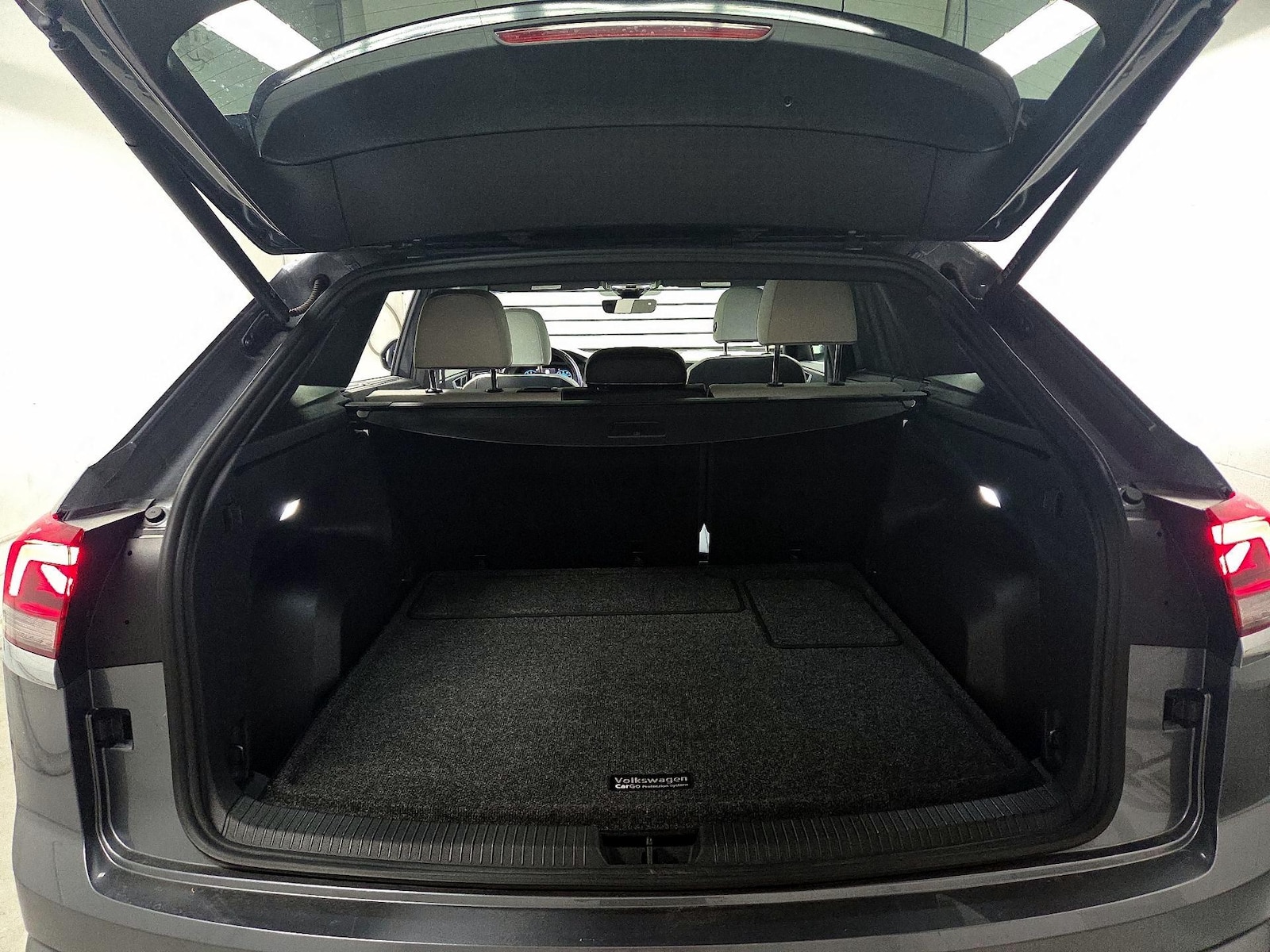 2024 Volkswagen Atlas Cross Sport SEL Premium R-LINE - Photo 23