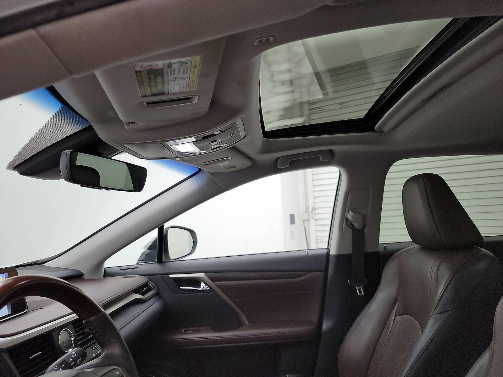 Sunroof(s) & Overhead Airbags