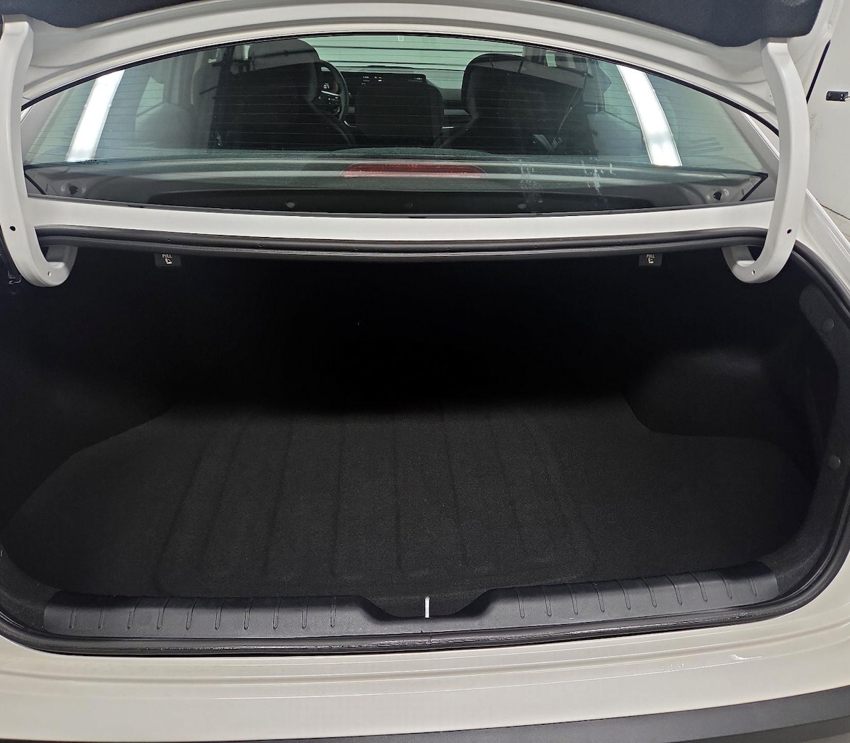 Trunk/Cargo (Seats Up)