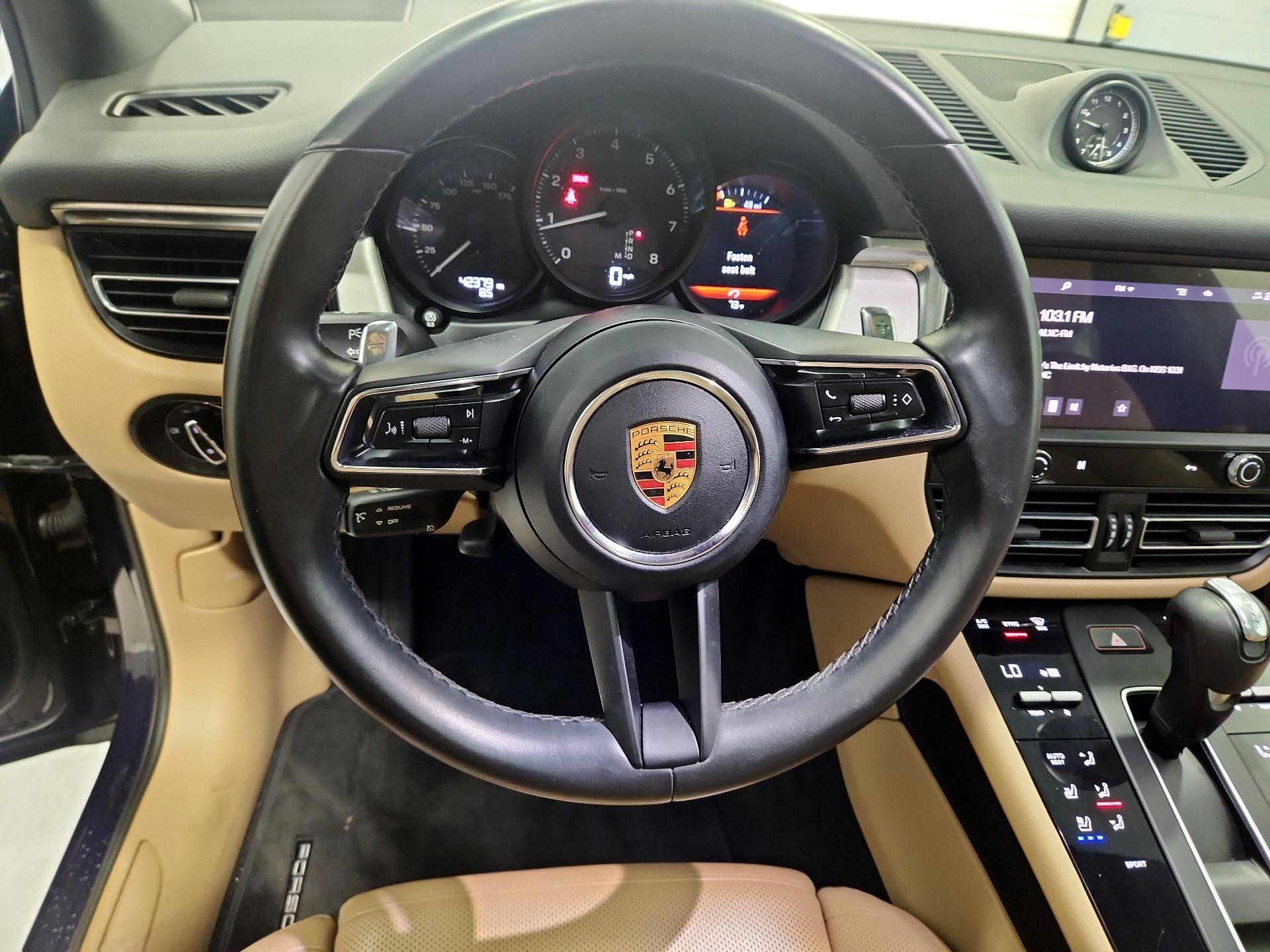 Thumbnail: 2022 Porsche Macan - 10