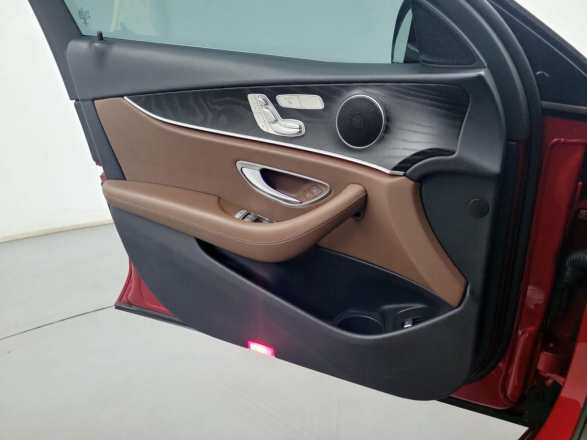 Thumbnail: 2022 Mercedes-Benz E-Class - 12