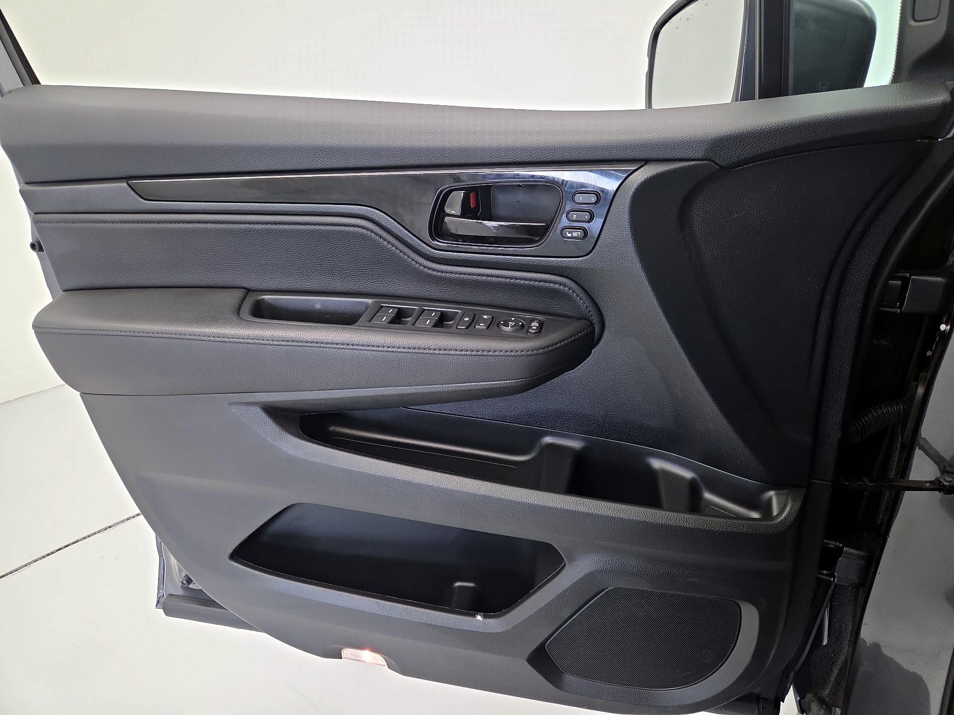 Thumbnail: 2023 Honda Odyssey - 12