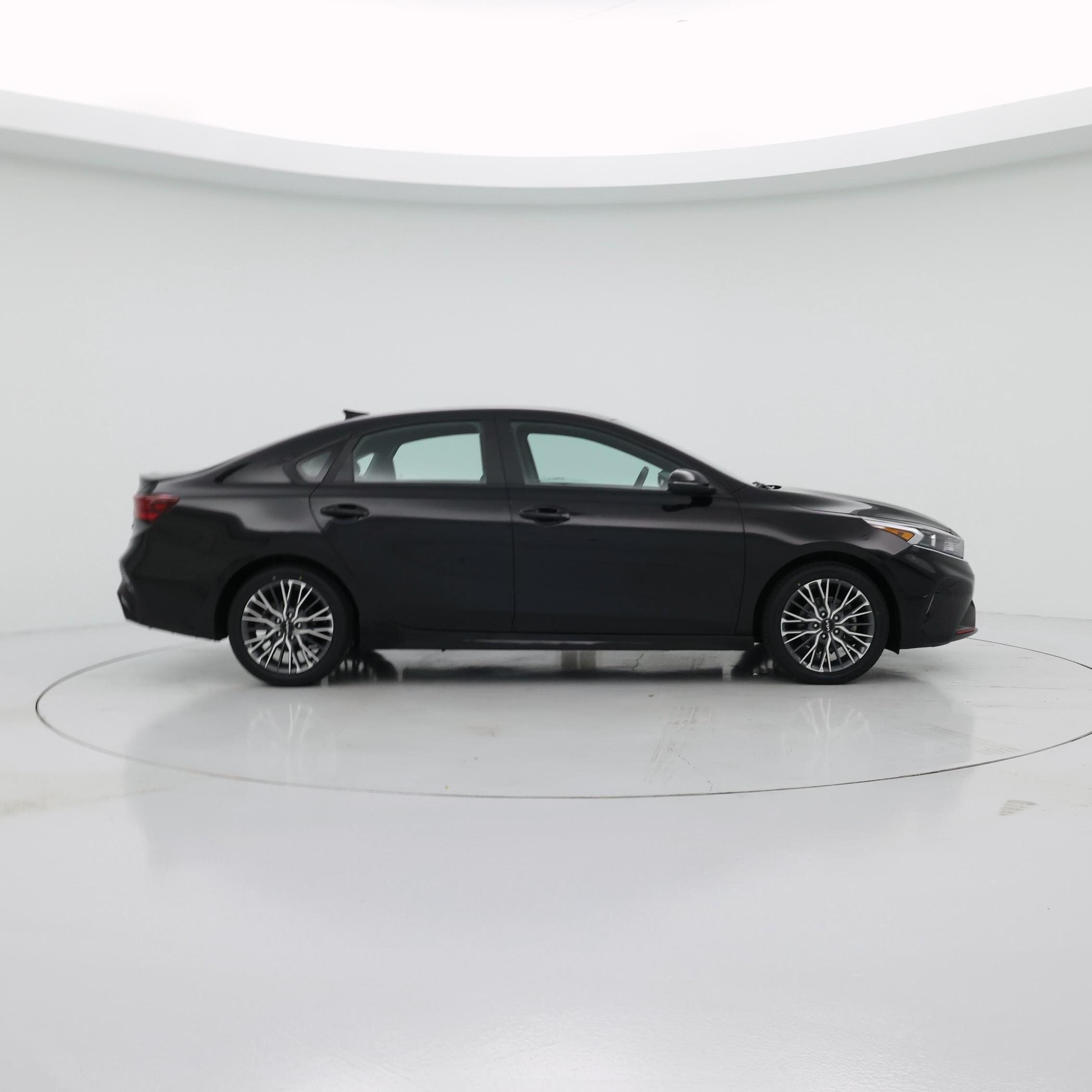 Thumbnail: 2023 Kia Forte - 7