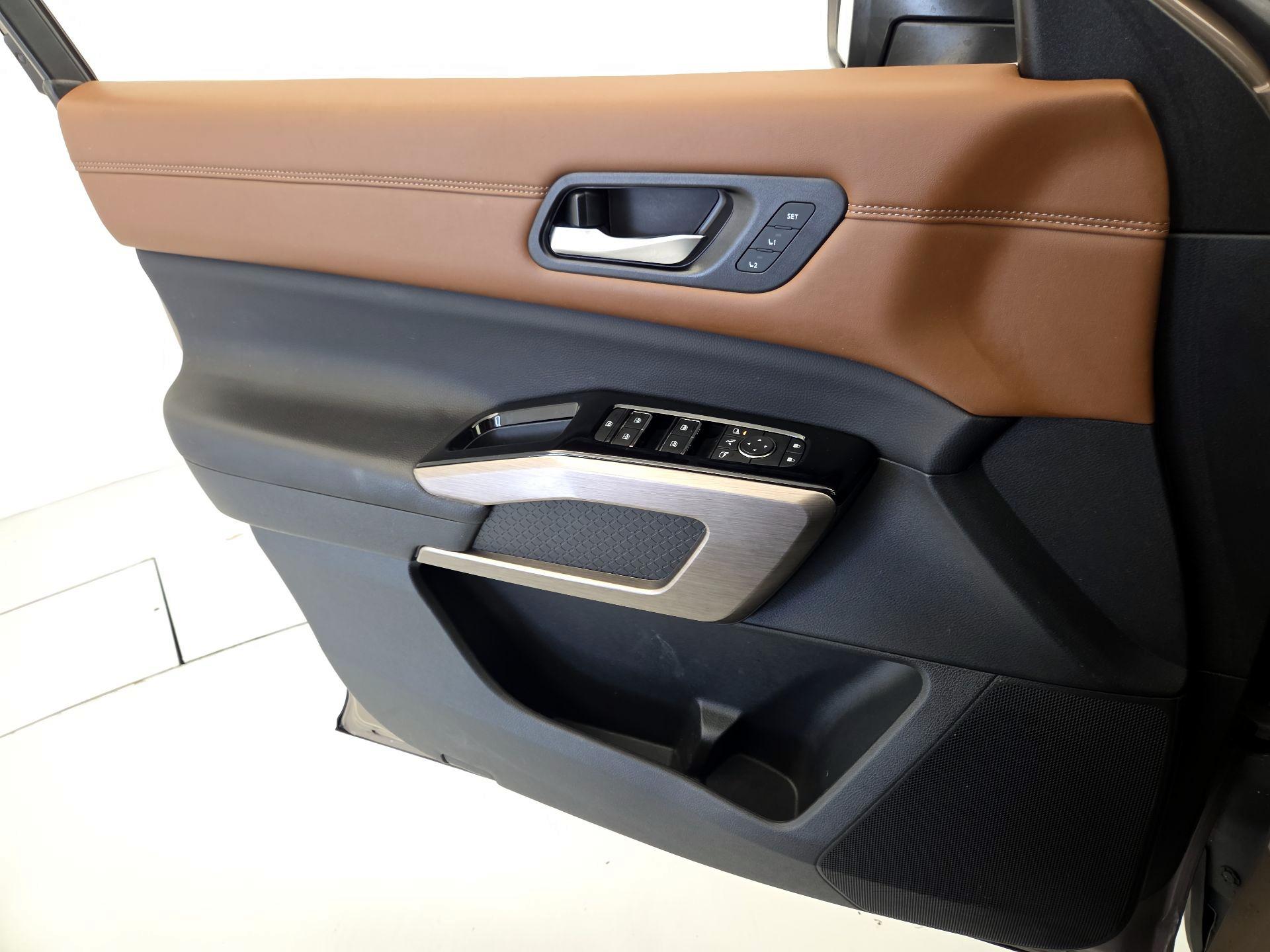 Thumbnail: 2023 Nissan Pathfinder - 12